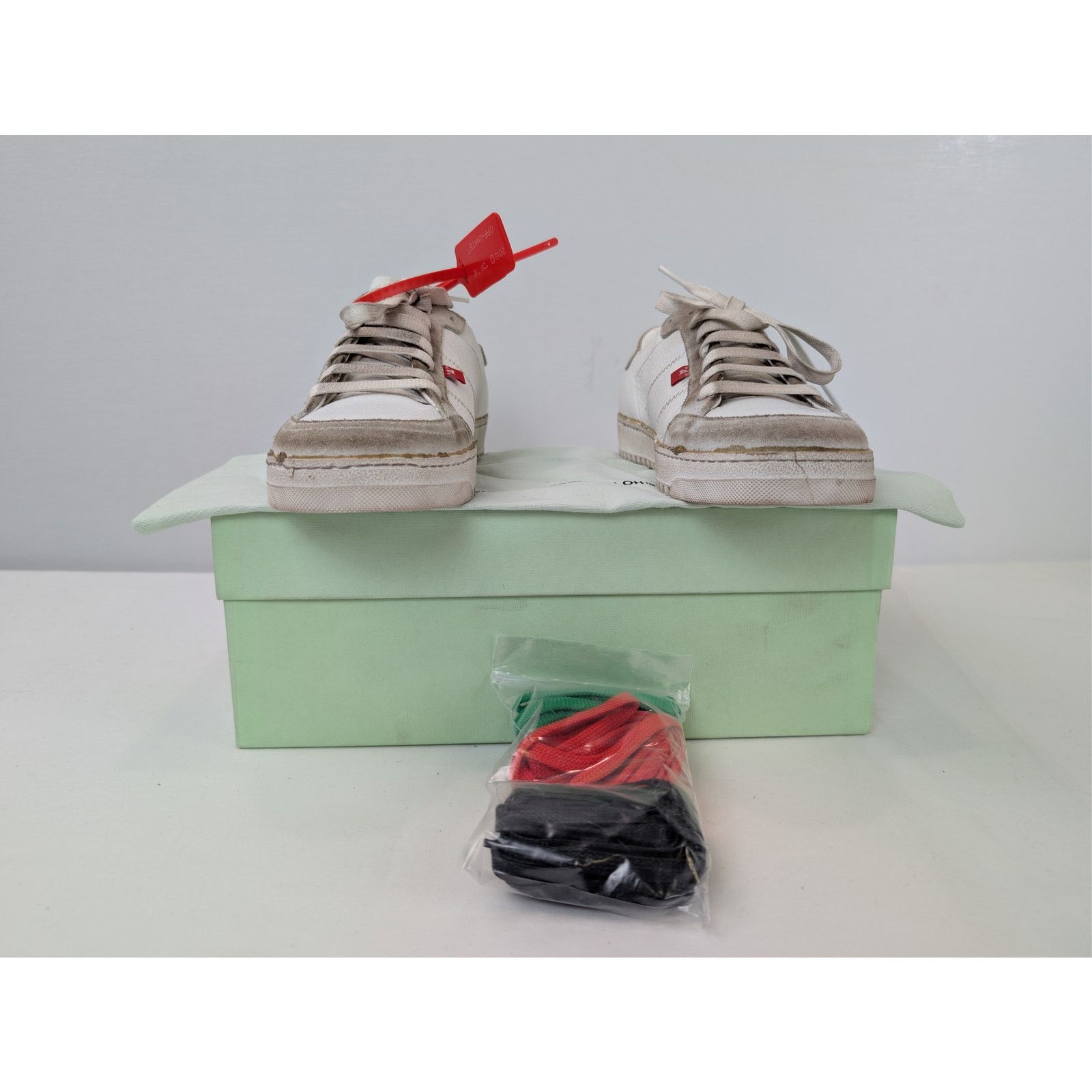 Off-White o1rshd1 Virgil Abloh Address Low Top Sneaker White / Black Size US 8 / EU 41 - 17 Thumbnail