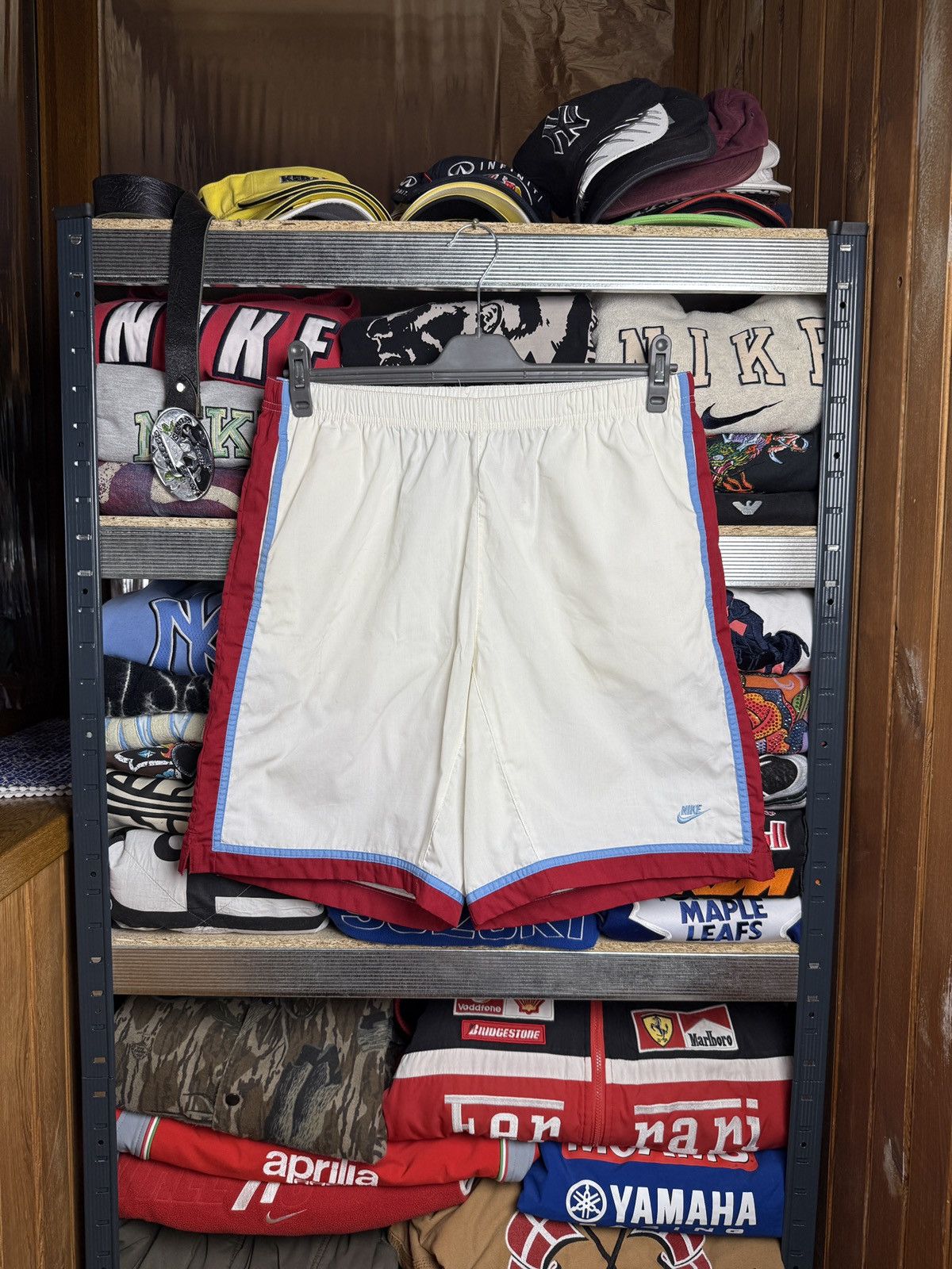 Nike NIKE VINTAGE SHORTS Y2K swoosh Size US 36 / EU 52 - 1 Thumbnail