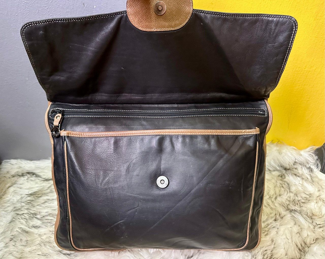 Loewe Authentic Loewe Anagram Two Tone Leather Shoulder Bag Size ONE SIZE - 14 Thumbnail