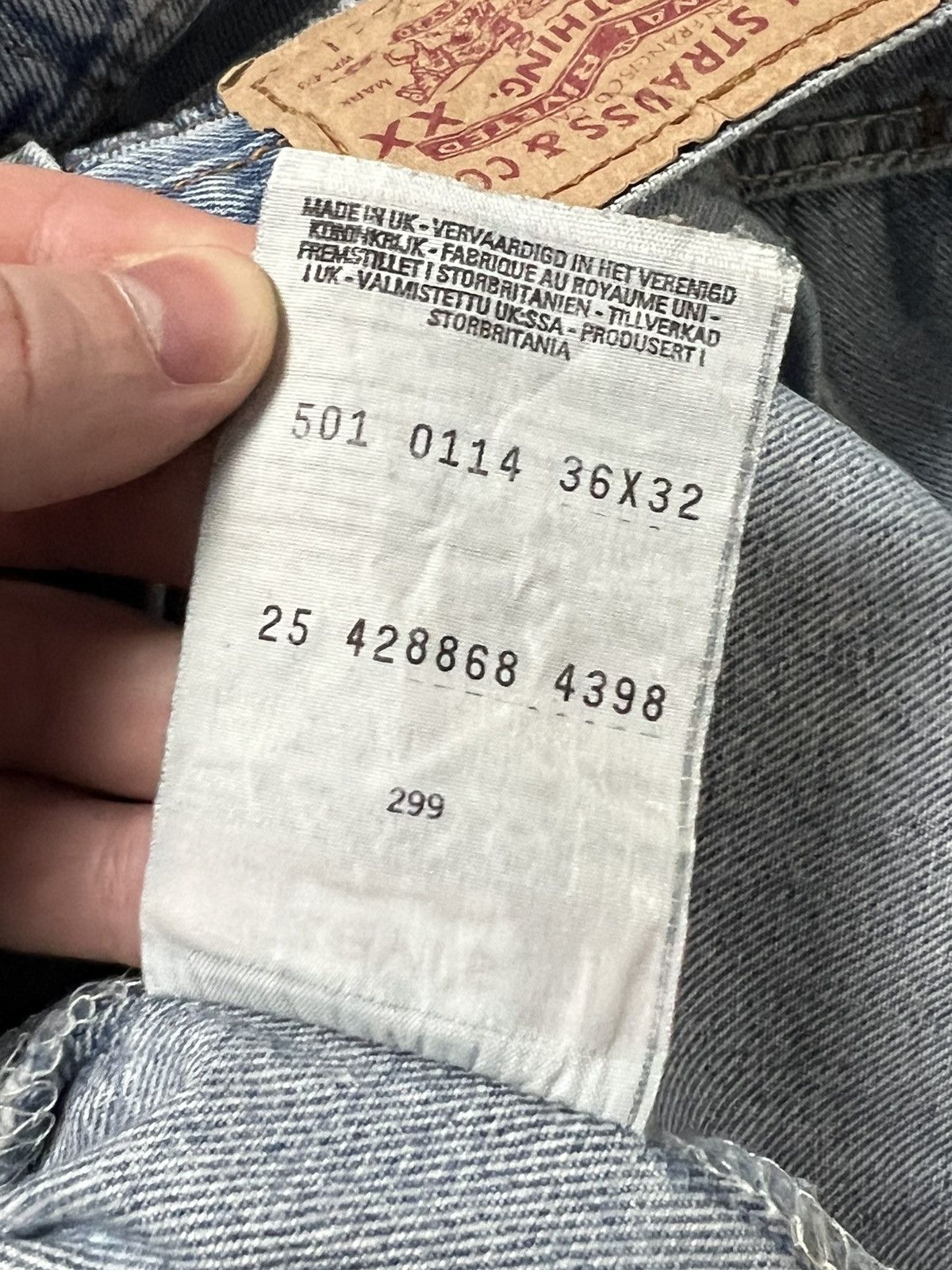 Levi's Vintage Levi’s 501 made in UK Men’s jeans Size US 36 / EU 52 - 6 Thumbnail