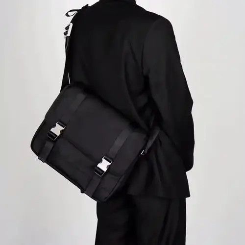 Fashion Shoulder Bag Messenger Bag Vintage in Black, Men's