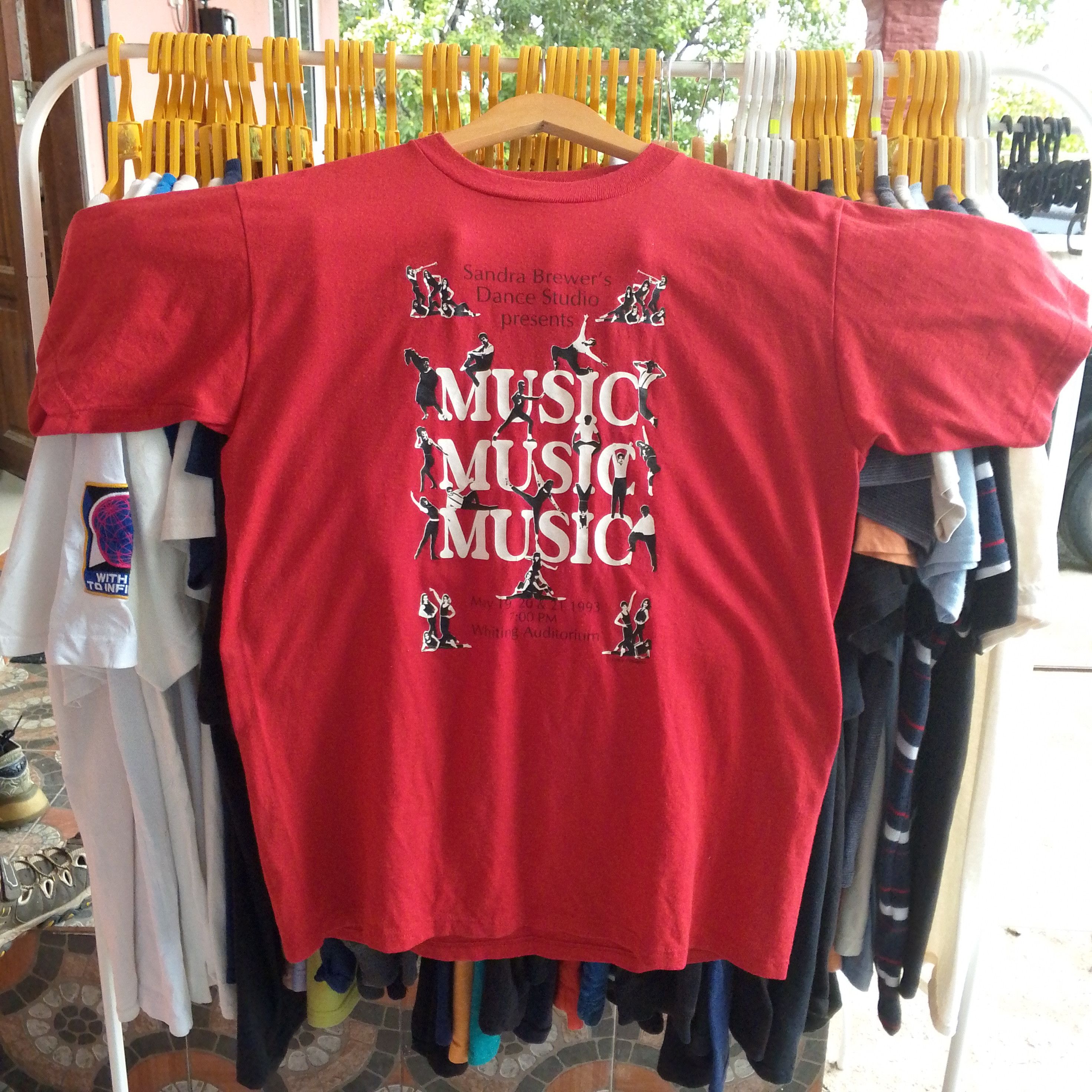 Vintage Vintage 90s Dance Studio Tshirt Size US M / EU 48-50 / 2 - 1 Thumbnail