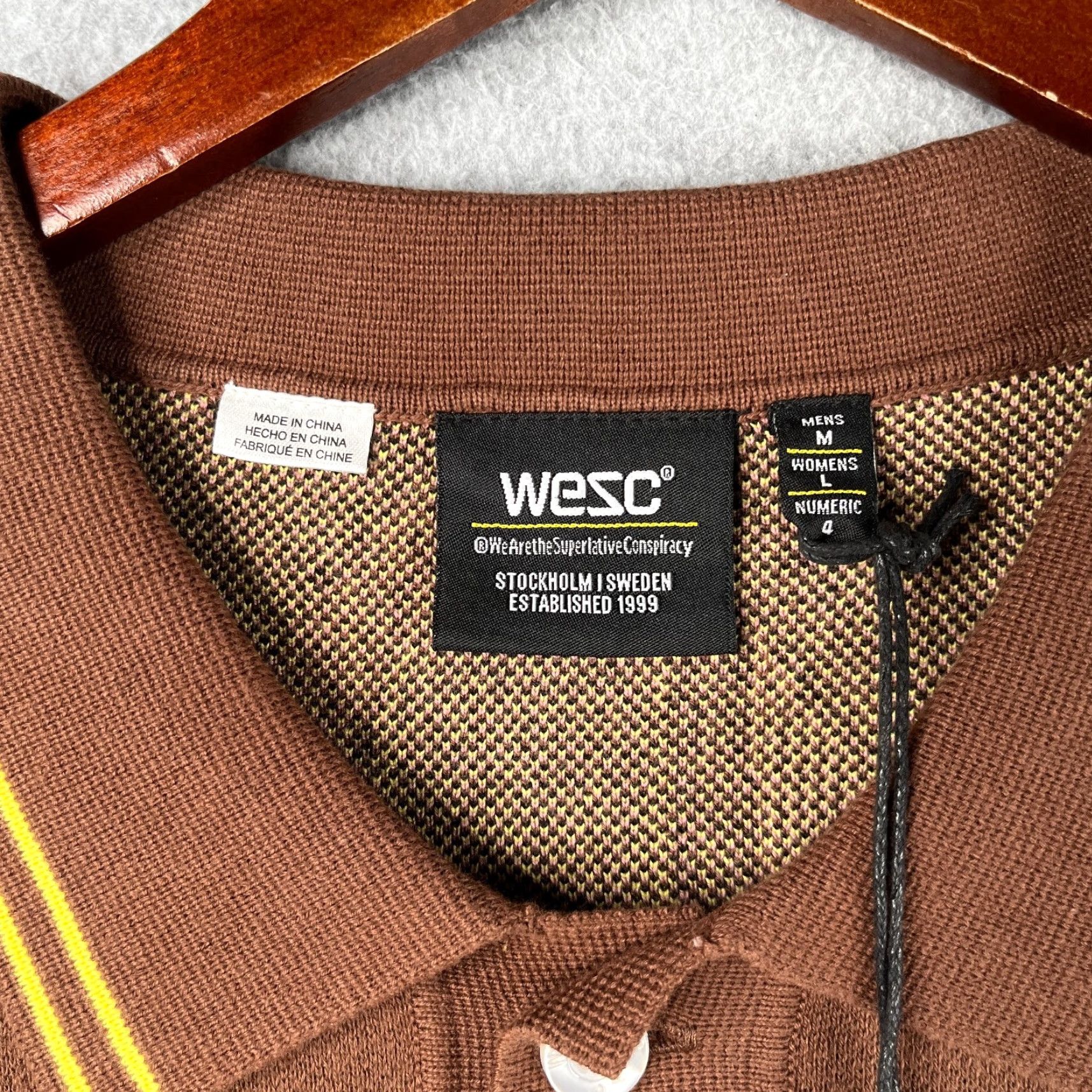 WeSC WESC Knit Shirt Medium Brown Yellow Flower Button Up Short Sleeve NWT Size US M / EU 48-50 / 2 - 4 Thumbnail