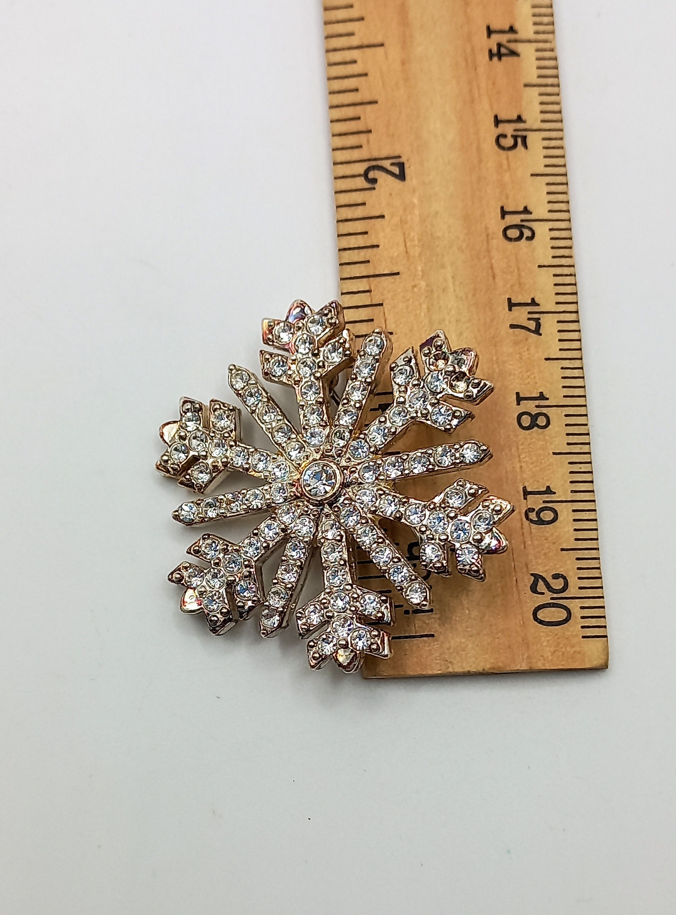 Monet Monet Signed Sparkly Snowflake Brooch Size ONE SIZE - 2 Thumbnail