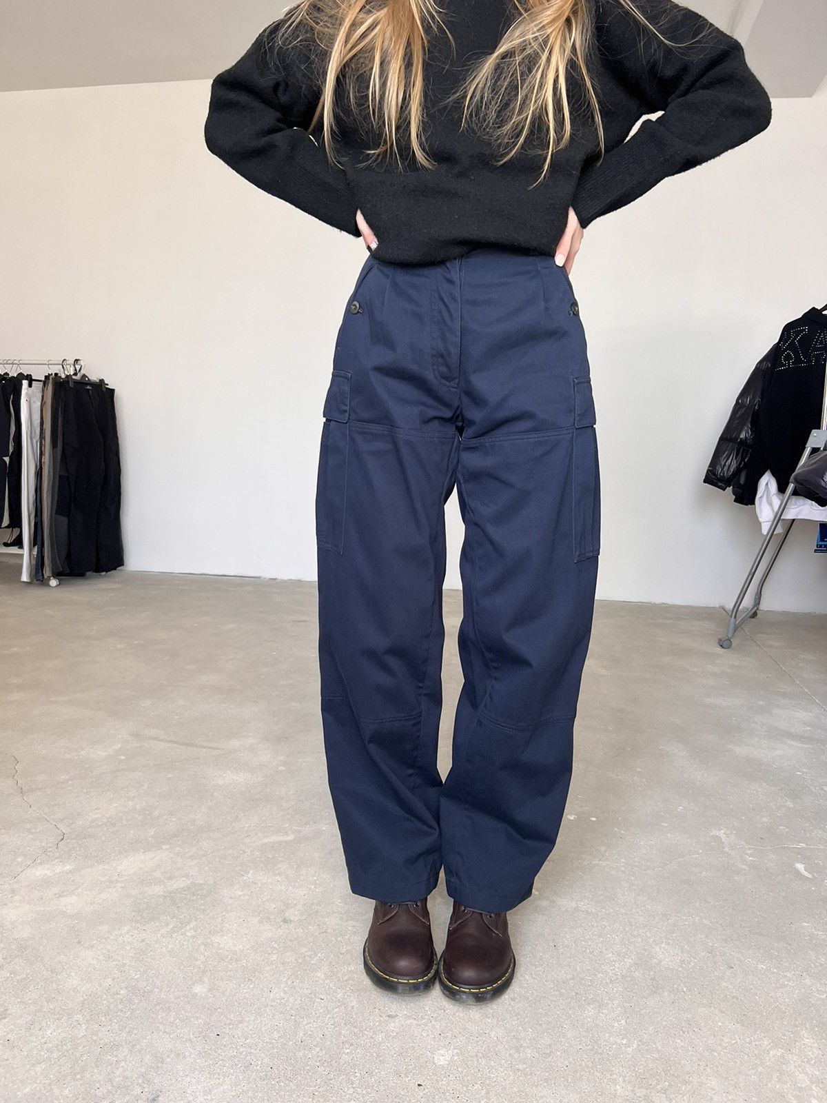 Loewe 21SS LOEWE Cargo Trousers Dark Blue Size 26" / US 2 / IT 38 - 12 Thumbnail
