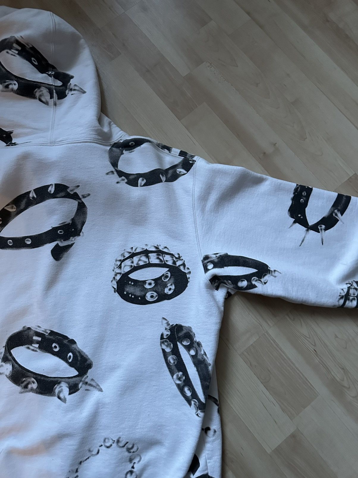 Supreme Supreme Studded Collar Hoodie White FW20 Size US S / EU 44-46 / 1 - 7 Thumbnail