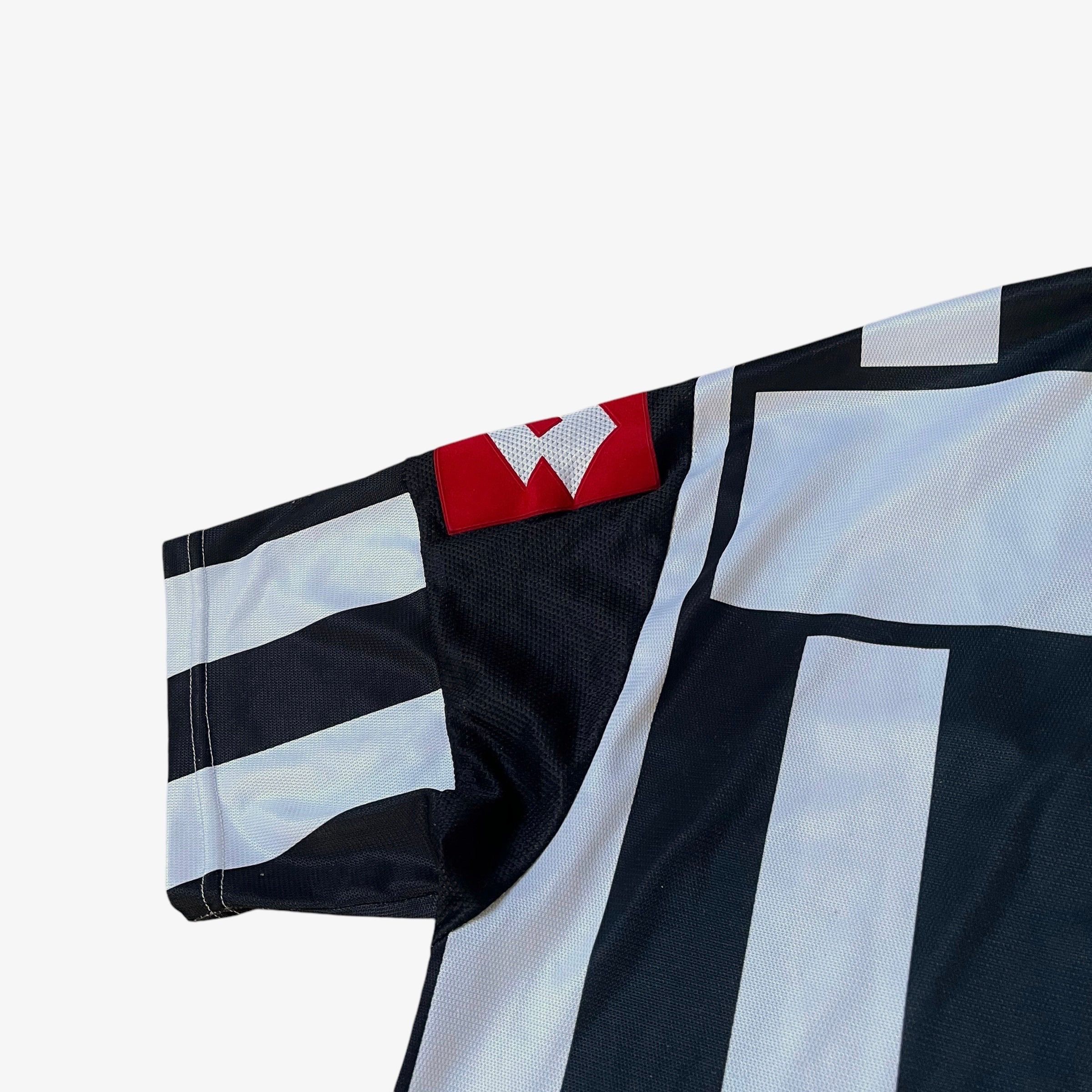 Lotto Sport Vintage Lotto Juventus 2001 Champions League Football Jersey Size US L / EU 52-54 / 3 - 8 Thumbnail