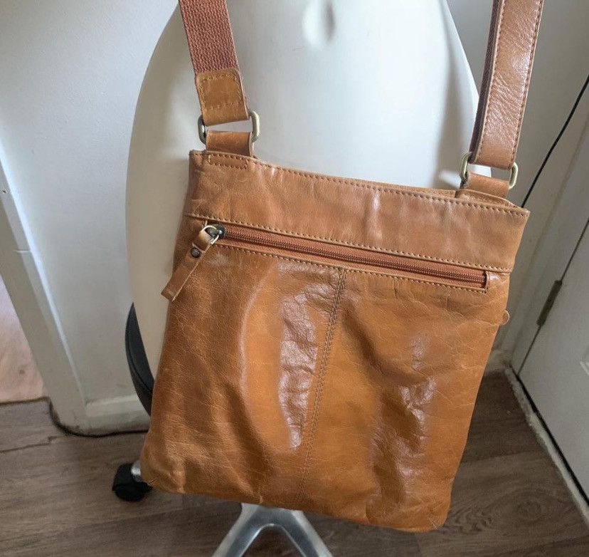 Clarks Clarks Brown Leather Crossbody Handbag adjustable StrapVGC Size ONE SIZE - 2 Thumbnail