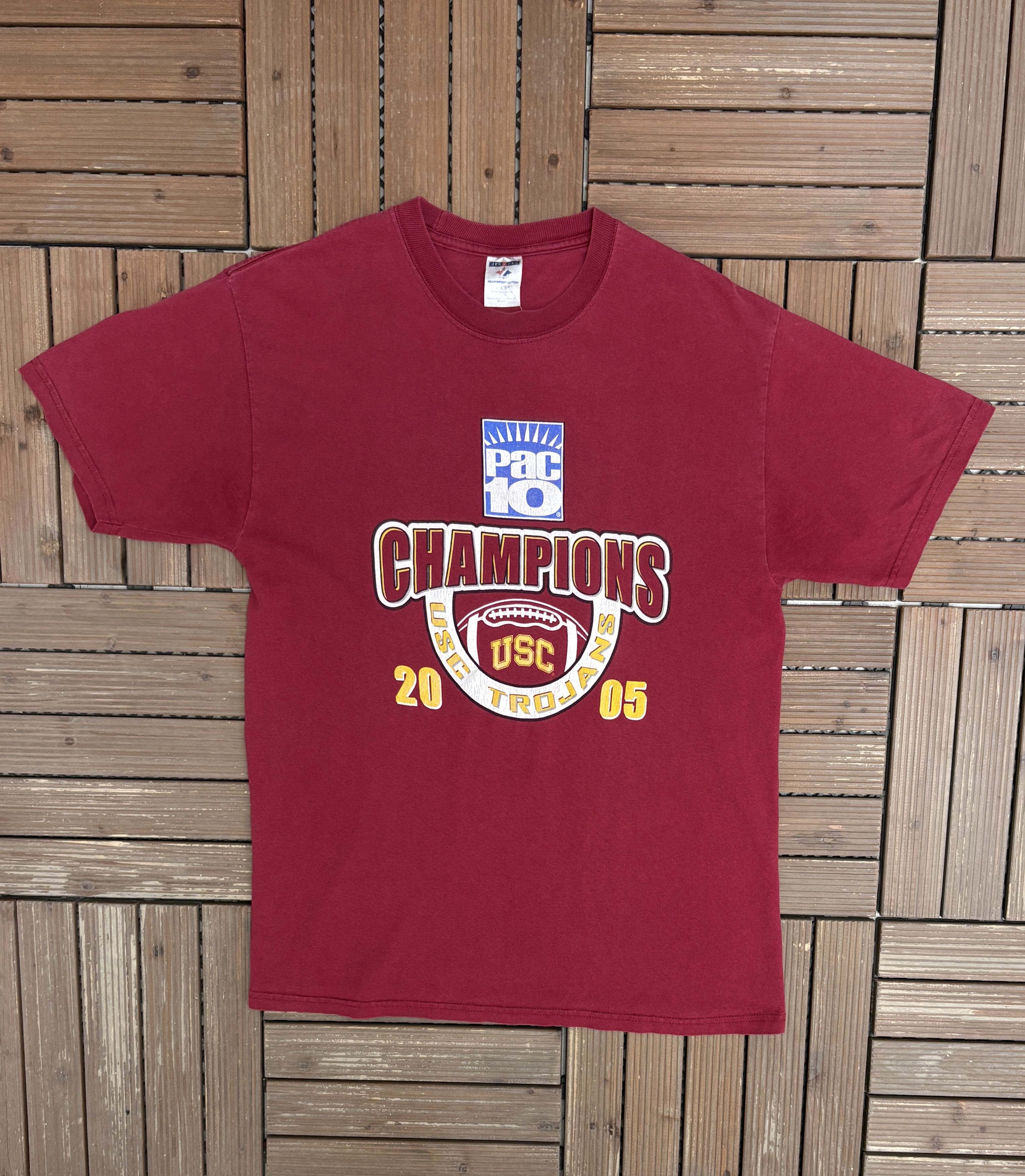 Vintage USC Trojans Pac-10 Champions 2005 Vintage Red Tee Size US L / EU 52-54 / 3 - 1 Thumbnail
