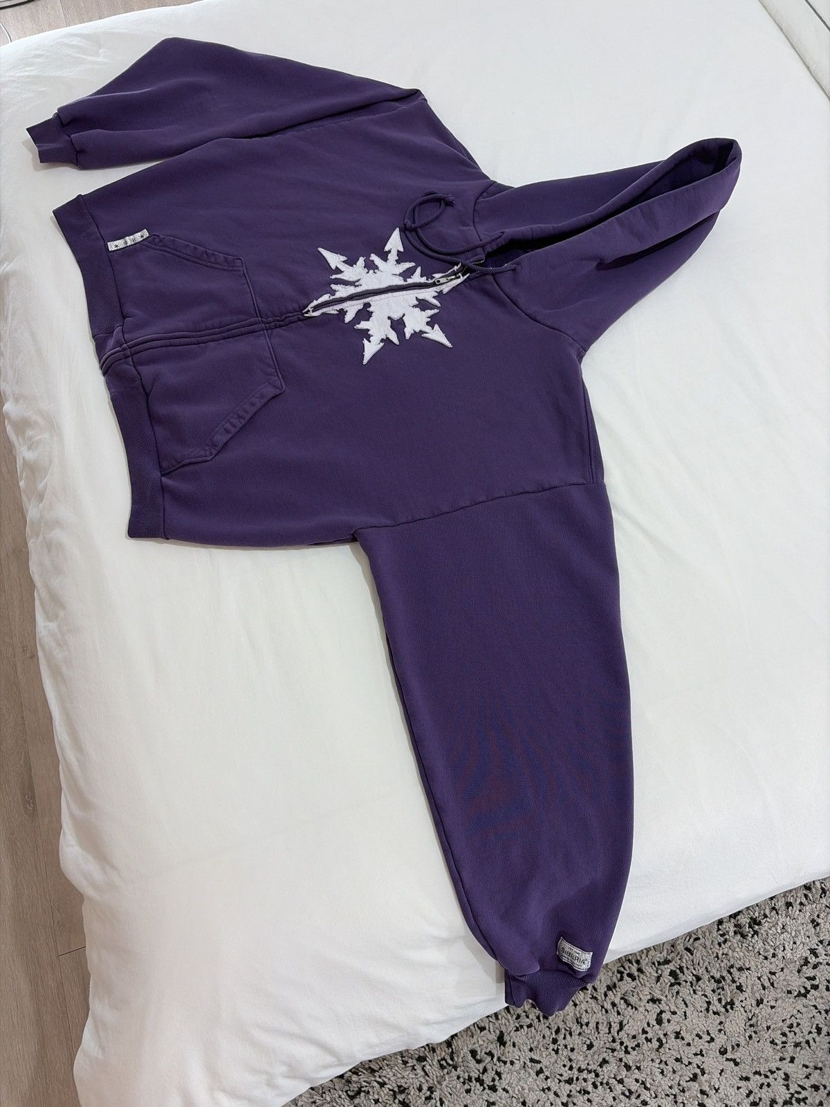 Siberia Hills PURPLE SNOWFLAKE APPLIQUÉ ZIP HOODIE