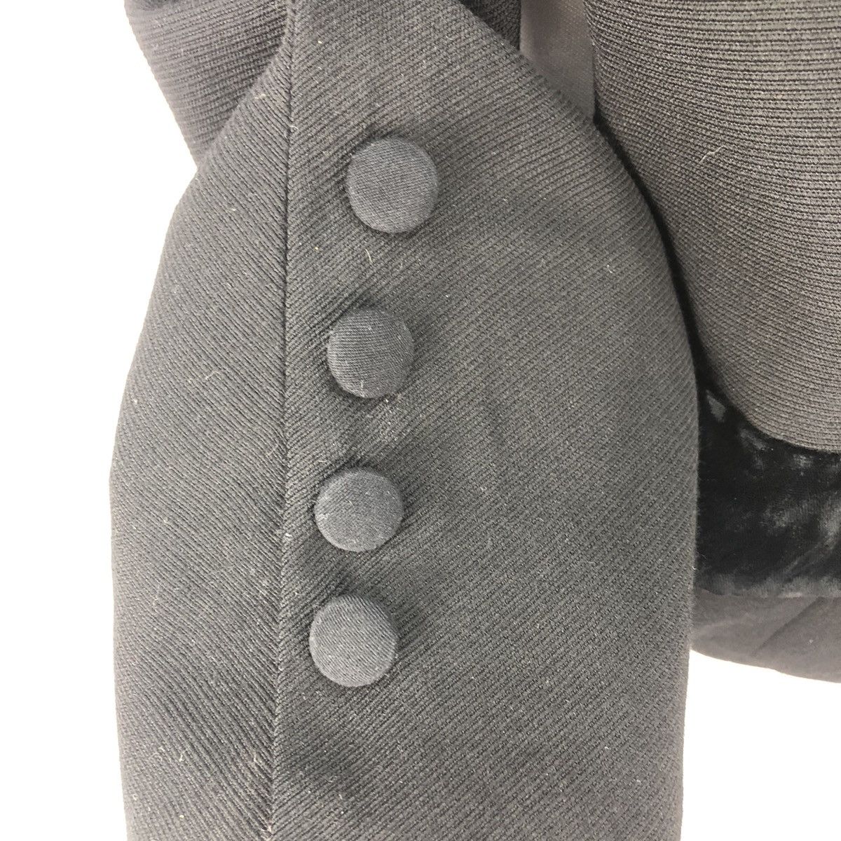 Dior Vintage Christian Dior Velvet Cropped Jacket Size S / US 4 / IT 40 - 7 Thumbnail