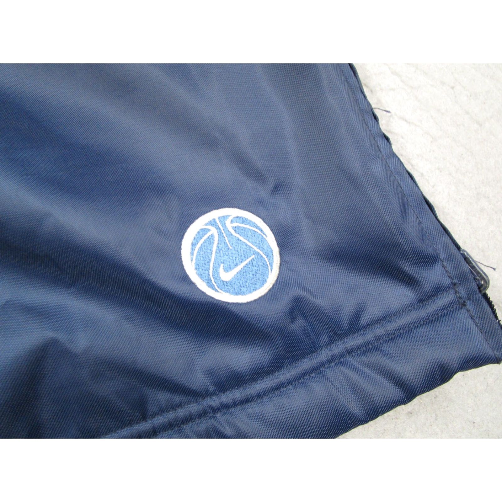 Nike VINTAGE Nike Basketball Jacket Mens M Blue Hooded Fleece Lined Zip 90s Size US M / EU 48-50 / 2 - 7 Thumbnail