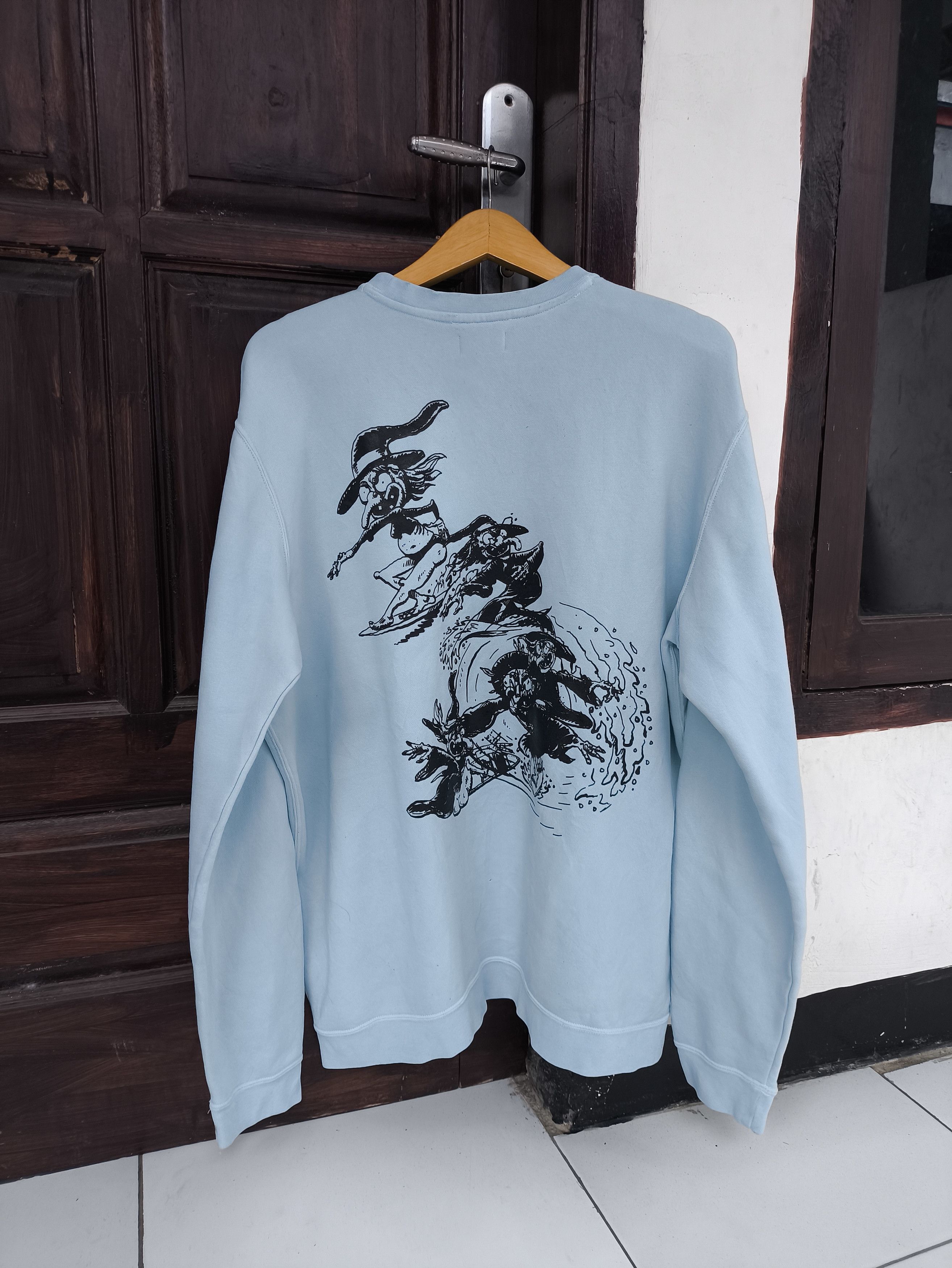 ERL ERL nike graphic sweatshirt crewneck soft blue fit xl Size US L / EU 52-54 / 3 - 2 Thumbnail