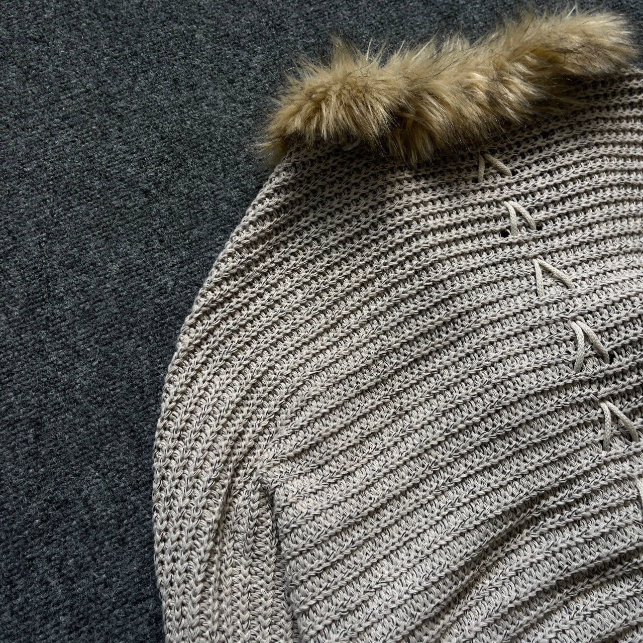 If Six Was Nine VTG Women’s Cape Knit With Faux Fur One Size 00s USA Hype Size ONE SIZE - 9 Thumbnail