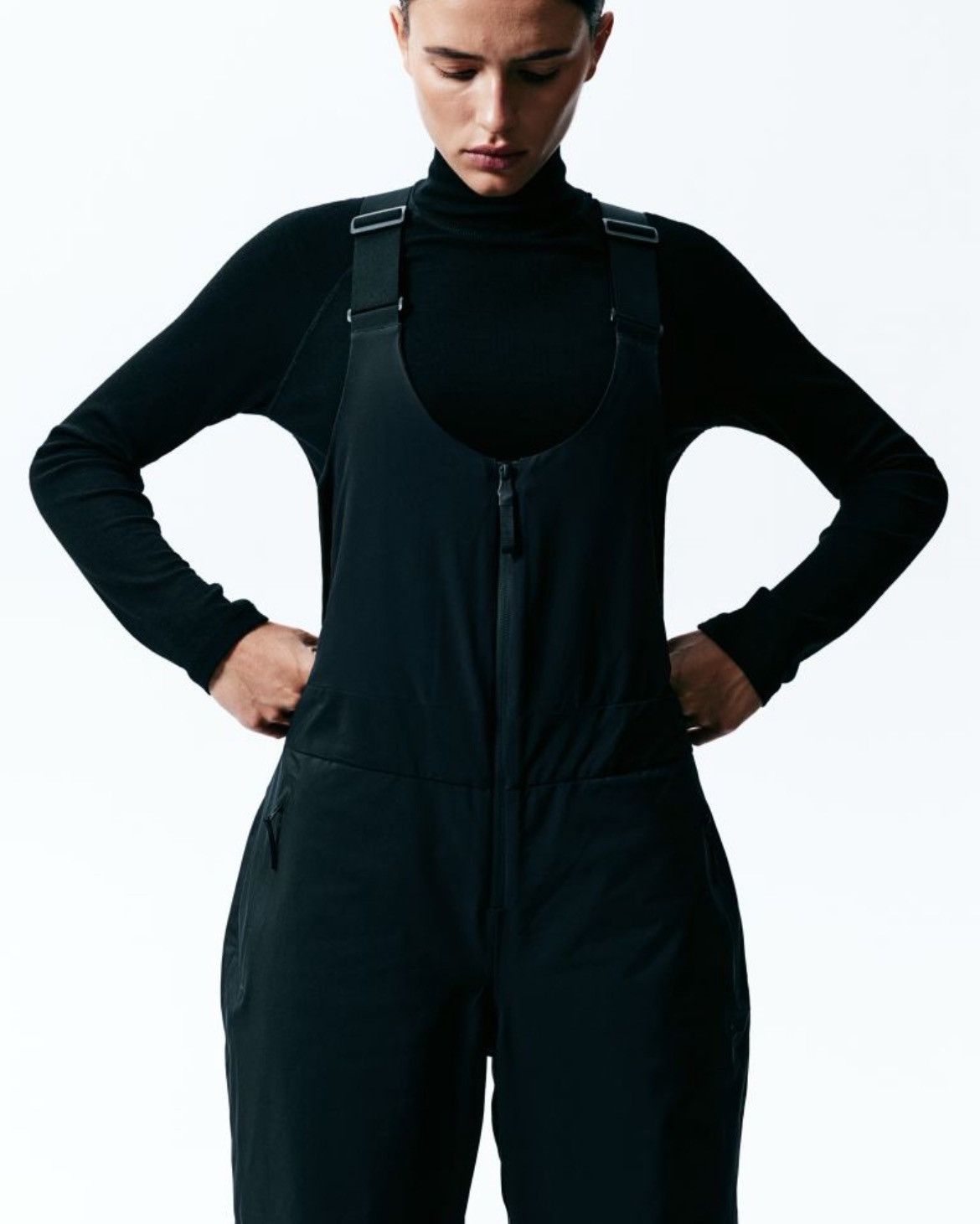 H&M H&M bib ski pants size medium Size 30" / US 8 / IT 44 - 2 Thumbnail