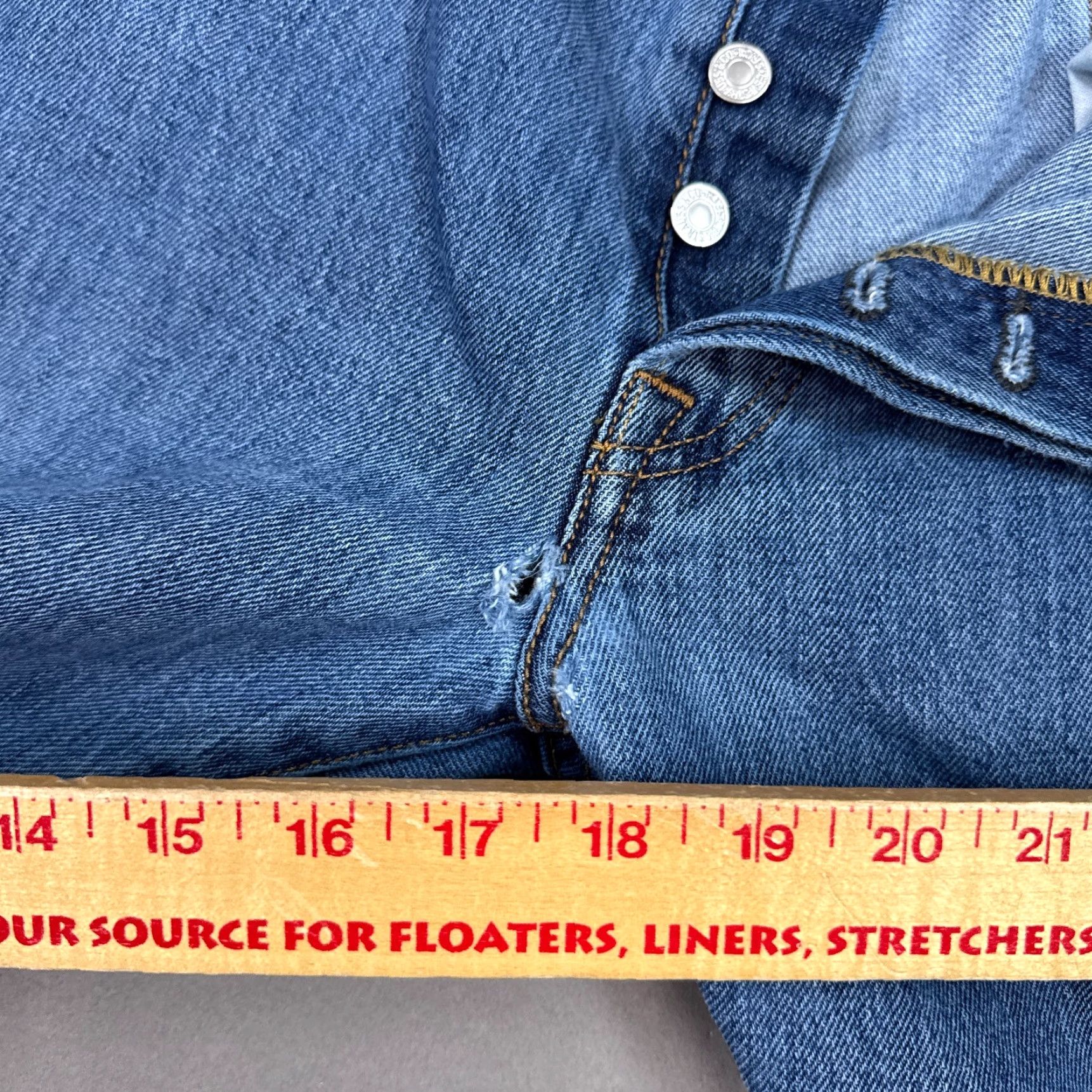 Levi's VINTAGE Levis 501 Jeans Mens 34x34 Blue Denim Button Fly Distressed Straight Pants Size US 34 / EU 50 - 6 Thumbnail