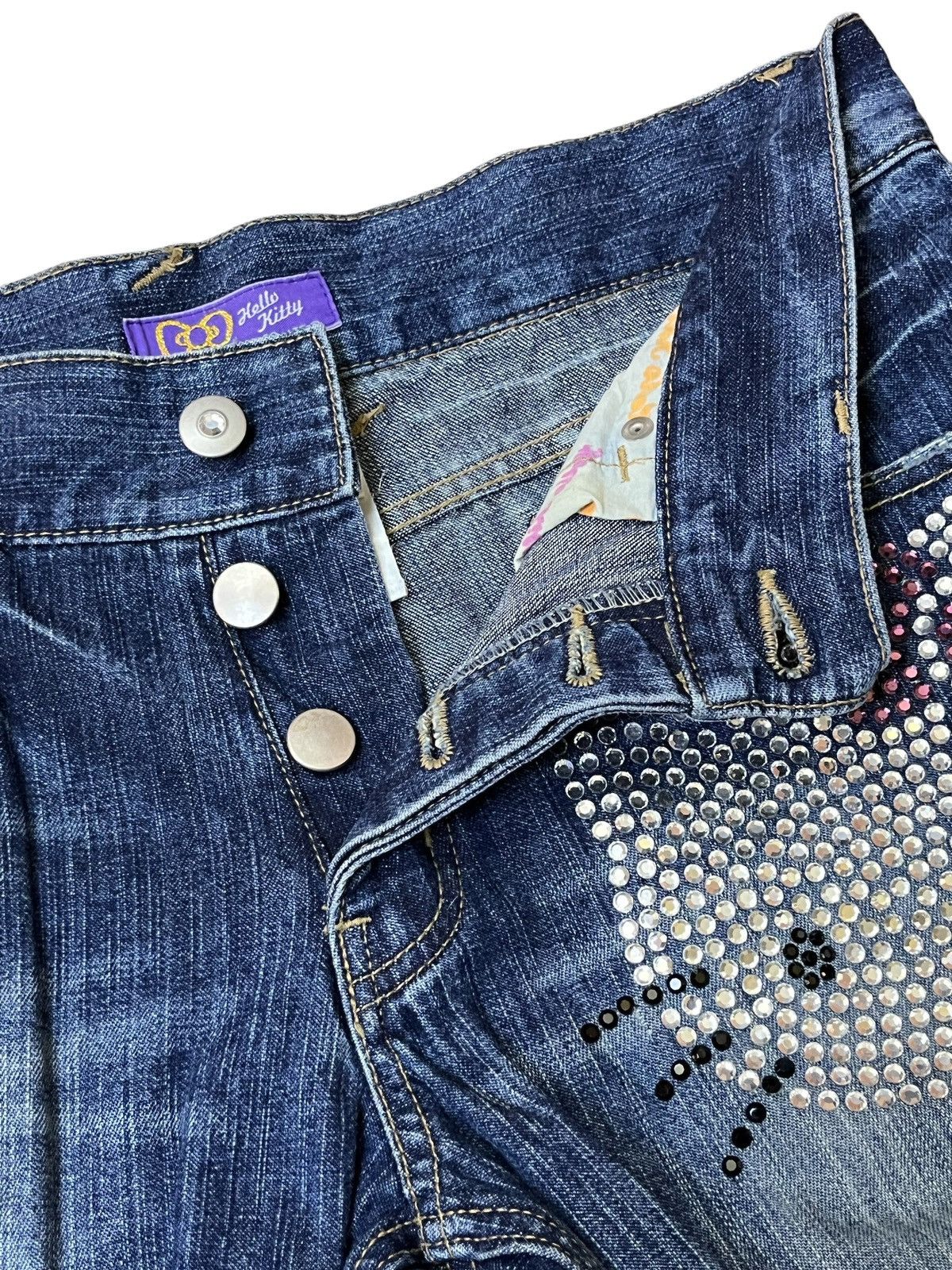Anime VINTAGE HELLO KITTY SEQUINS LOGO 2006 LOWRISE WIDE LEG JEANS Size US 32 / EU 48 - 10 Thumbnail