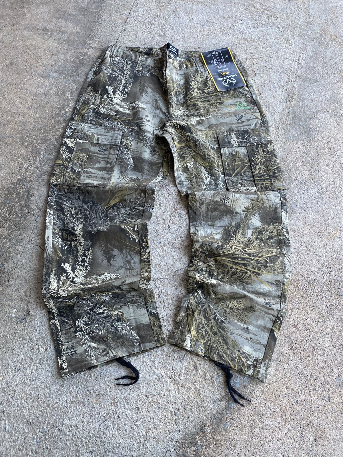 Vintage Style Realtree Camo NWT Cargo Pants