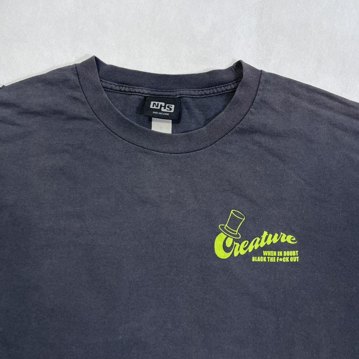 Santa Cruz Skateboards Vintage 90s Creature Skateboard Nhs Distressed Tshirt Size US XL / EU 56 / 4 - 3 Thumbnail