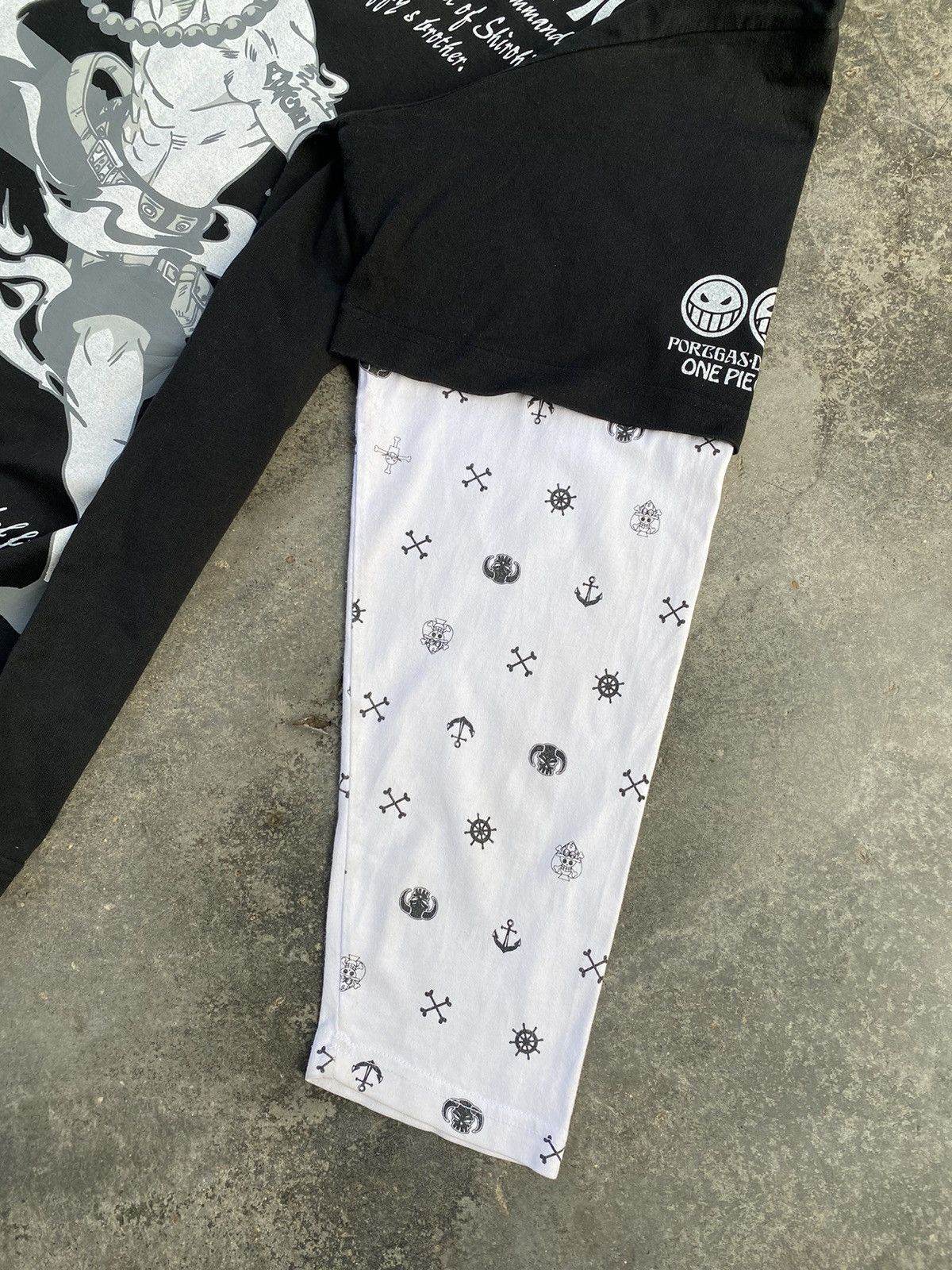One Piece Vintage Anime One Piece Double Sleeve Size US L / EU 52-54 / 3 - 9 Thumbnail