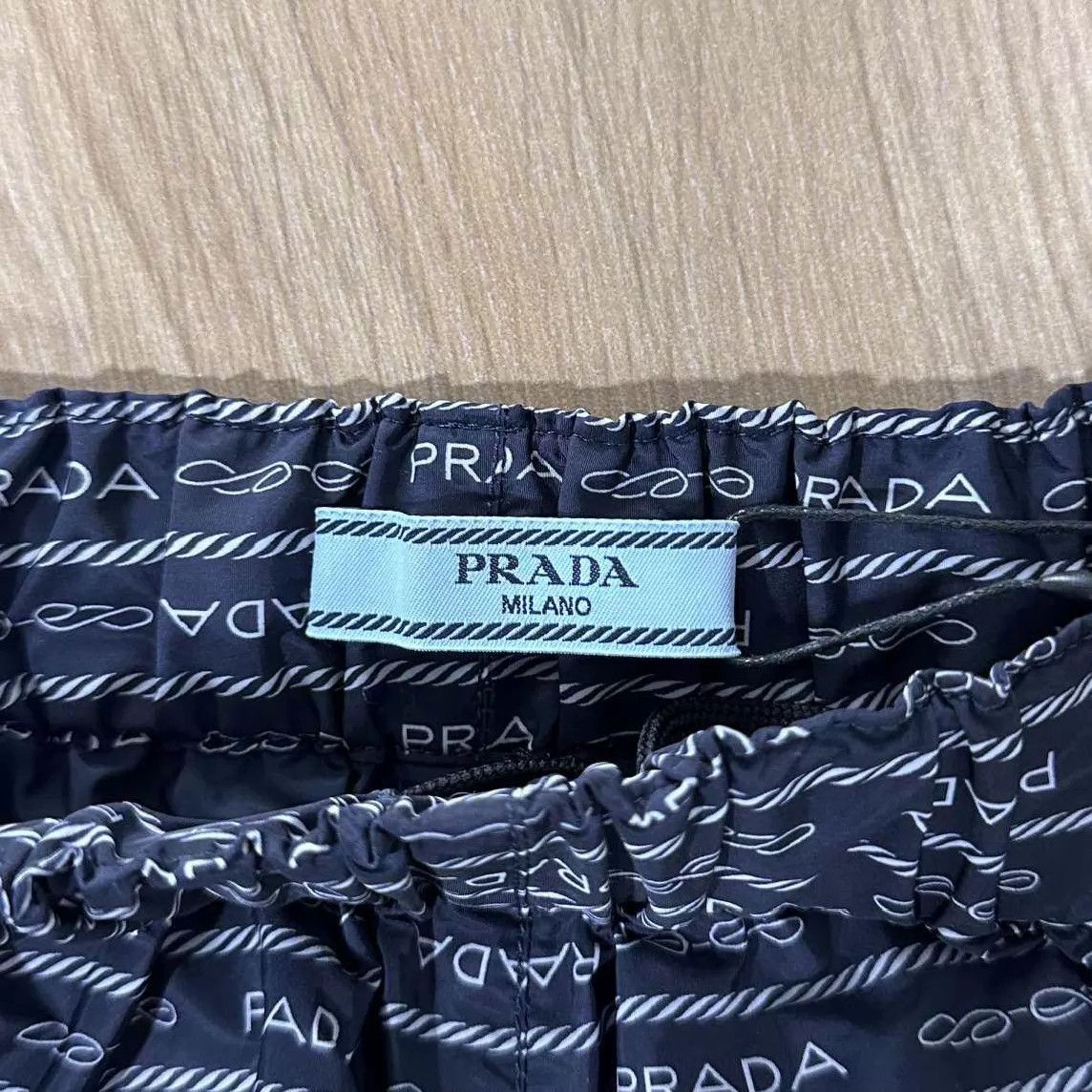 Prada PRADA striped all-over triangle logo short Size 25" / US 0 / IT 36 - 4 Thumbnail