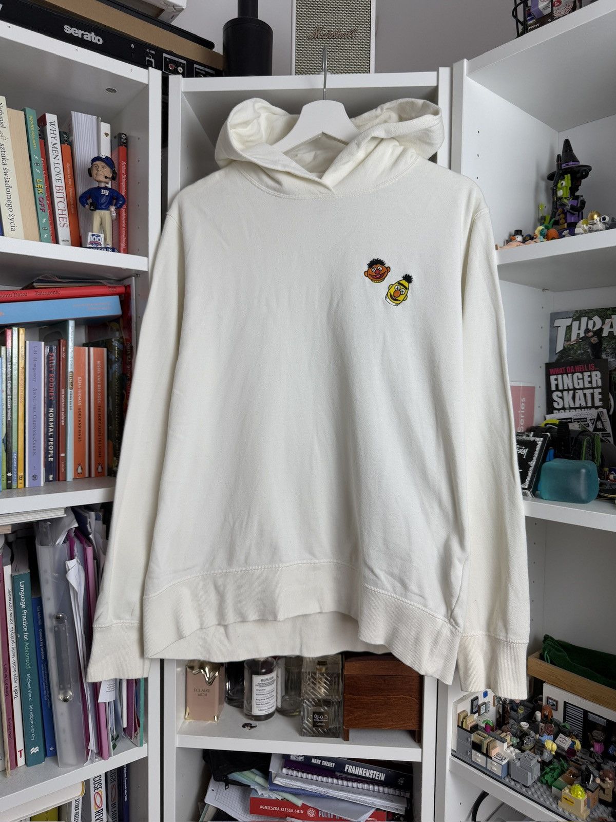 Kaws × Uniqlo Uniqlo x Kaws Sesame Street boxy hoodie L streetwear casual Size US L / EU 52-54 / 3 - 1 Thumbnail