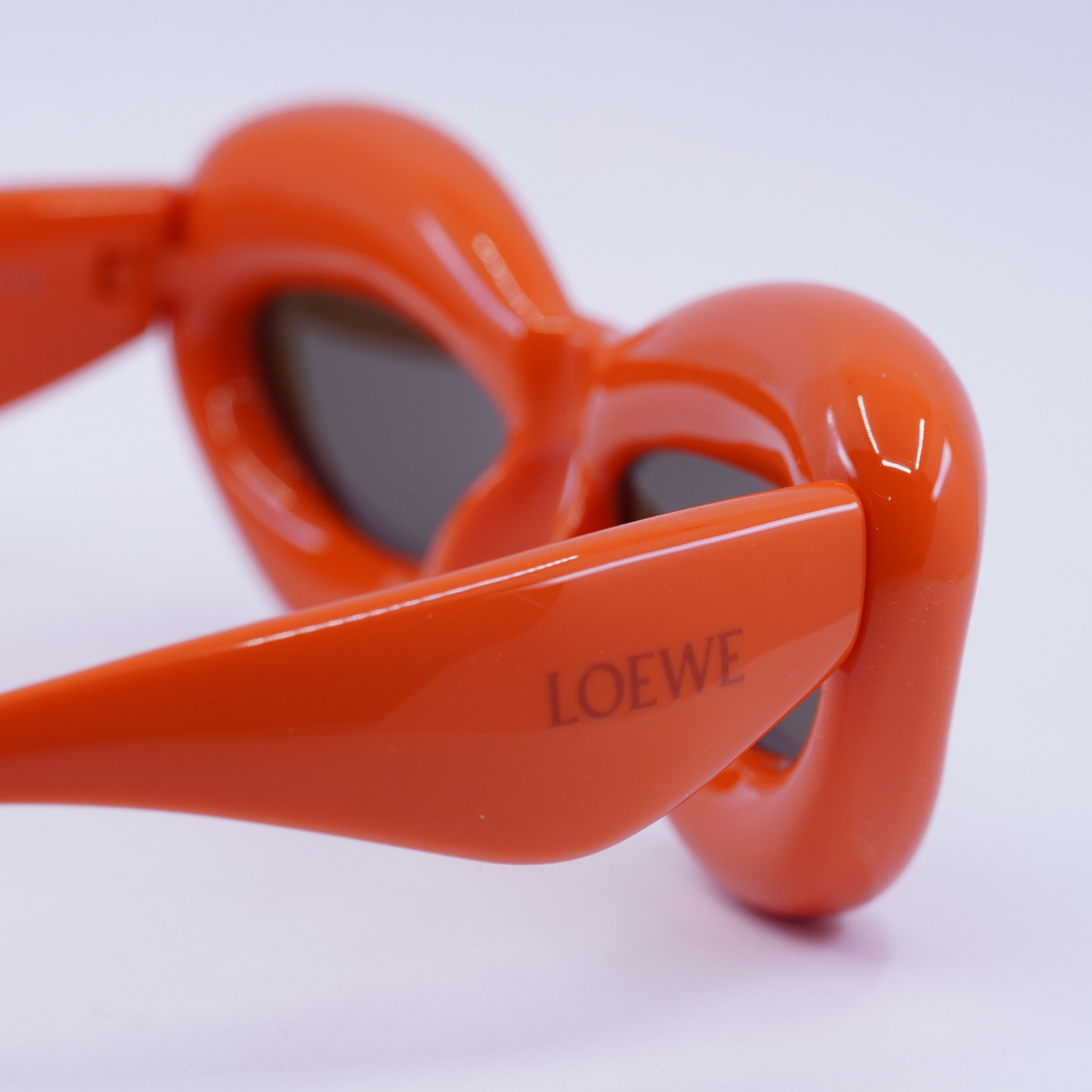 Loewe Loewe LW40097I 42E Sunglasses Orange Cat Eye Frame Size ONE SIZE - 4 Thumbnail