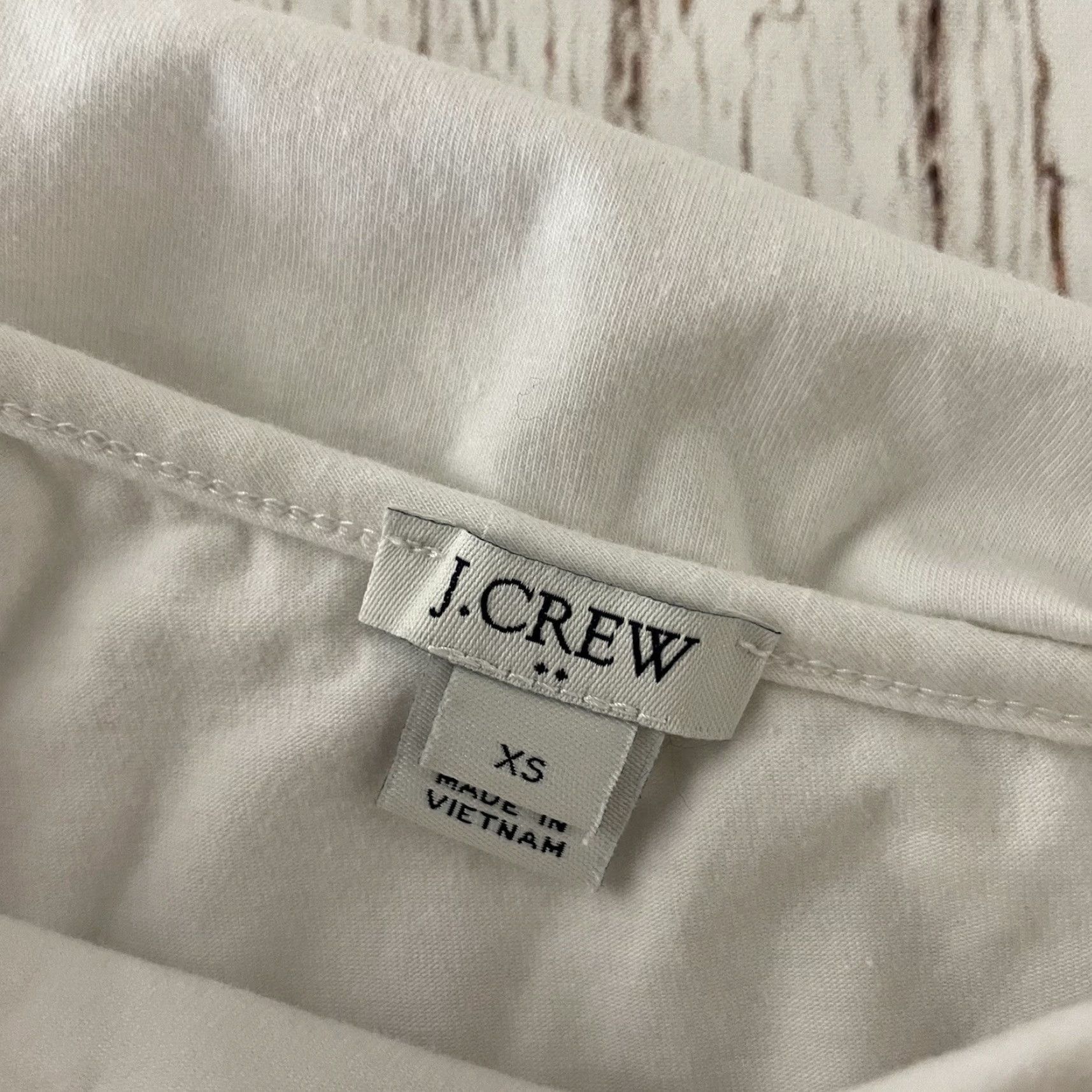 J.Crew J. Crew Short Sleeve Cold Shoulder Ruffle Top Women's XS White Shirt XS Women White J. Crew Blouse Ruffle Cold Shoulder Shirt White Women's XS Size XS / US 0-2 / IT 36-38 - 2 Thumbnail