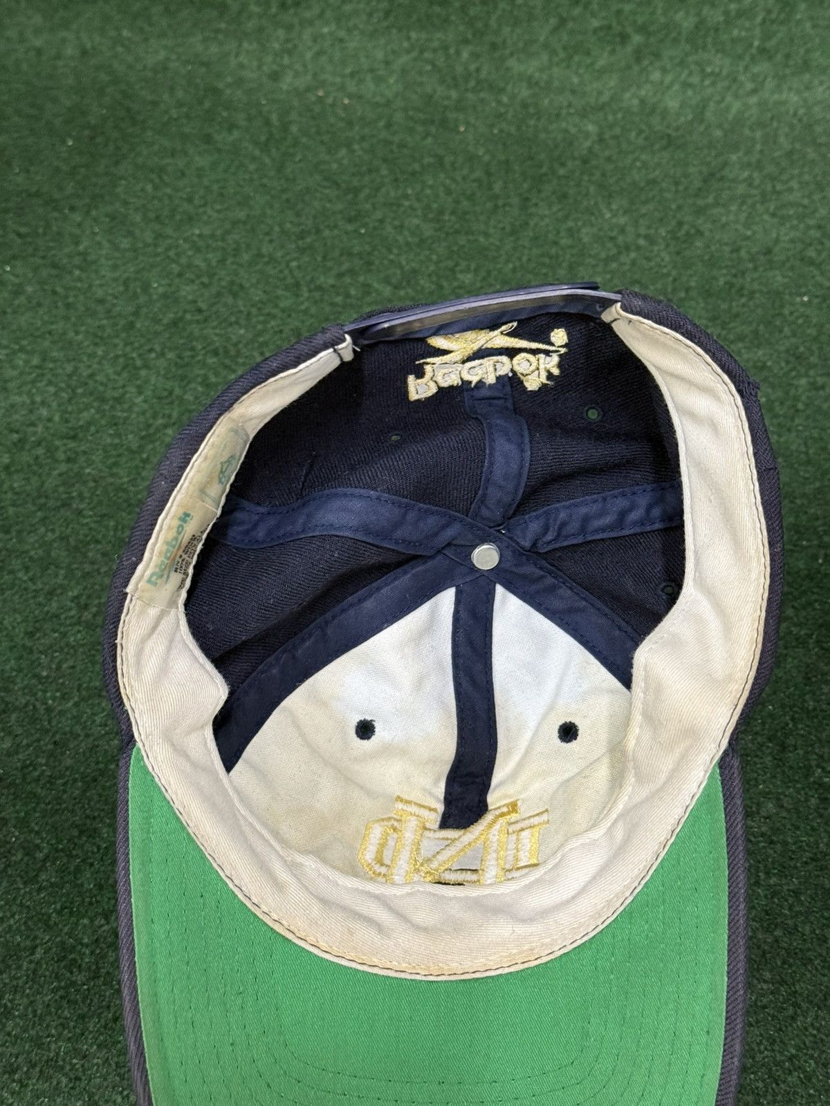 Reebok Vintage Reebok Notre Dame Fighting Irish Snapback Hat Size ONE SIZE - 5 Thumbnail