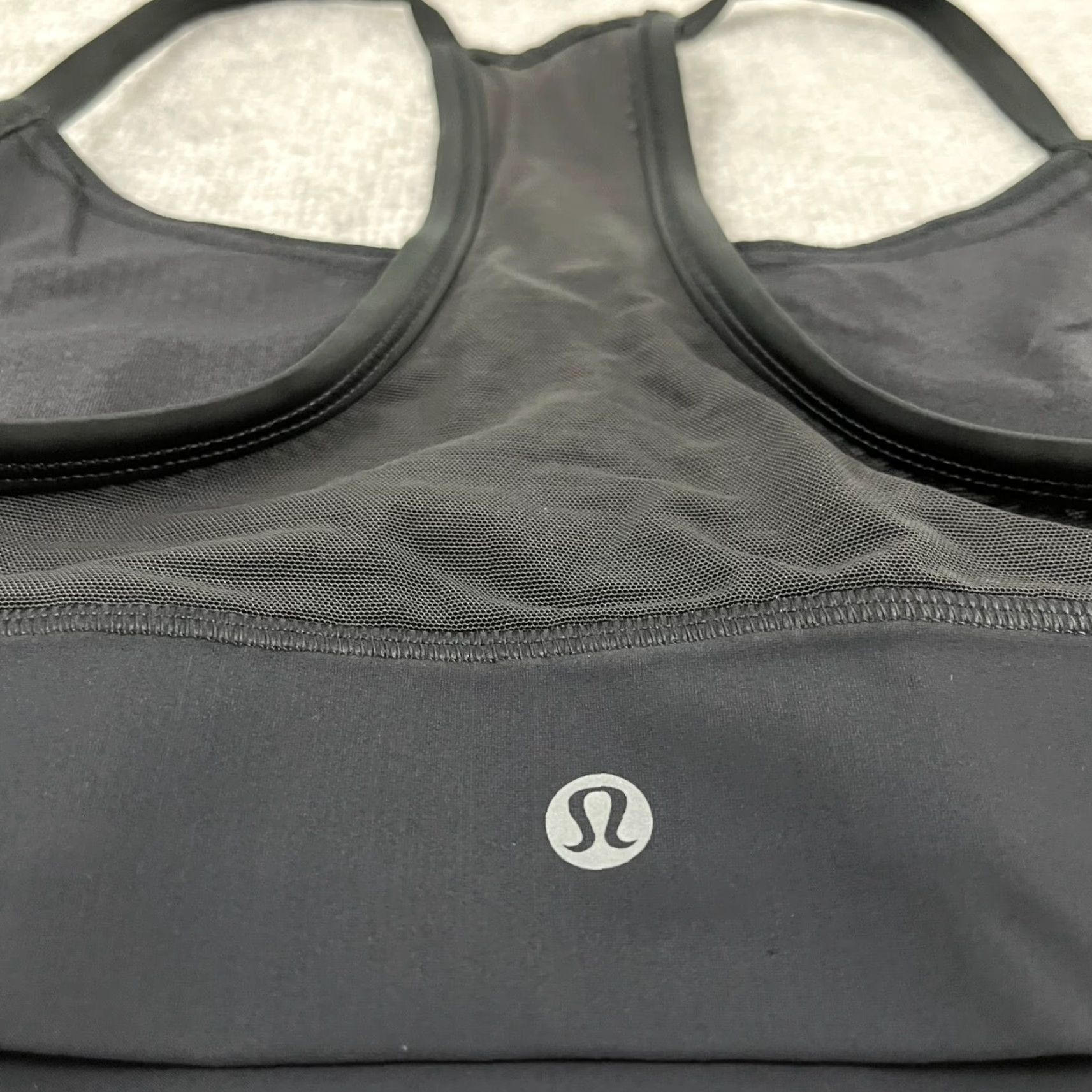 Lululemon Lululemon Sports Bra Womens Size 10-12 Black Racerback Workout Yoga Gym Running Size ONE SIZE - 2 Thumbnail