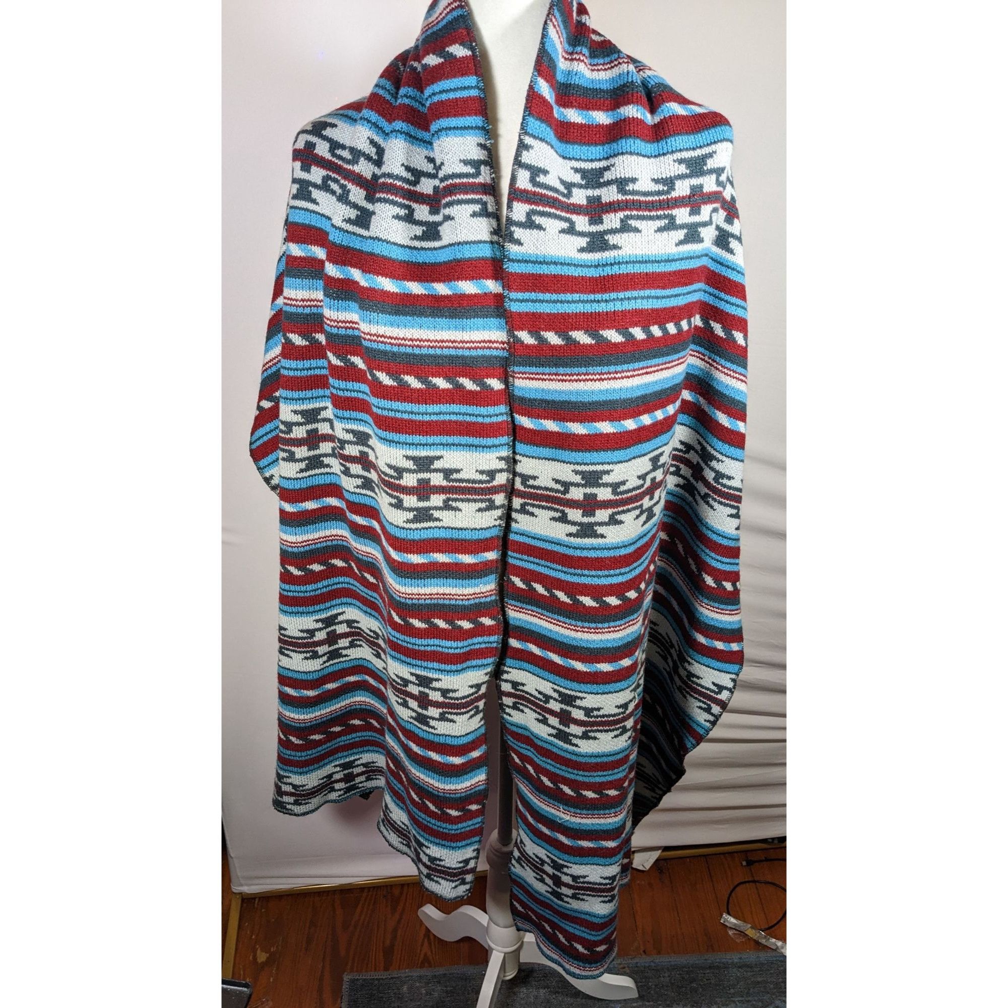 Free People Free People Southwestern/Aztec Print Red And Blue Woven Scar Size ONE SIZE - 5 Thumbnail