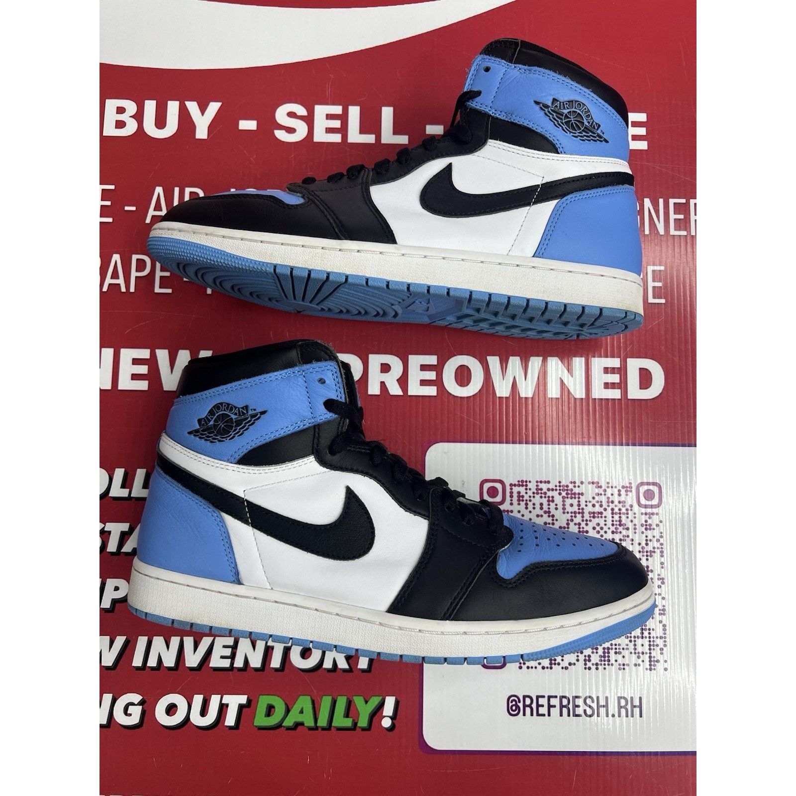 Jordan Brand Air Jordan 1 UNC Toe Size 11.5 DZ5485-400 Size US 11.5 / EU 44-45 - 2 Thumbnail