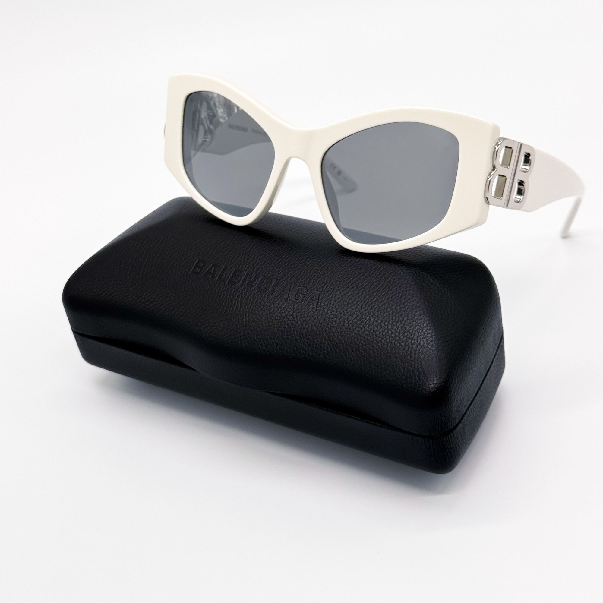 Balenciaga NEW BALENCIAGA BB0287S 006 SUNGLASSES WHITE CAT EYE WOMEN Size ONE SIZE - 1 Thumbnail
