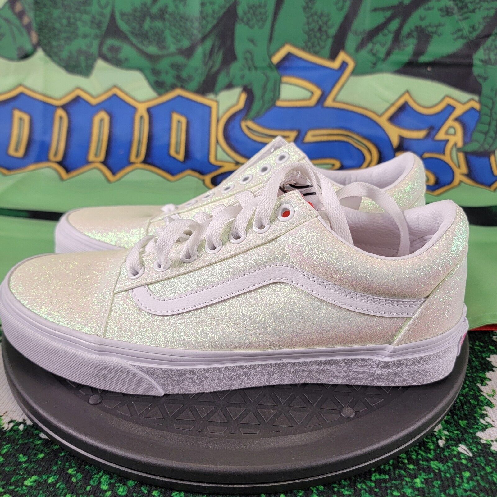 Vans Vans Adult Old Skool Sneakers Size M7 W8.5 Pink/True White Size US 7 / EU 40 - 2 Thumbnail