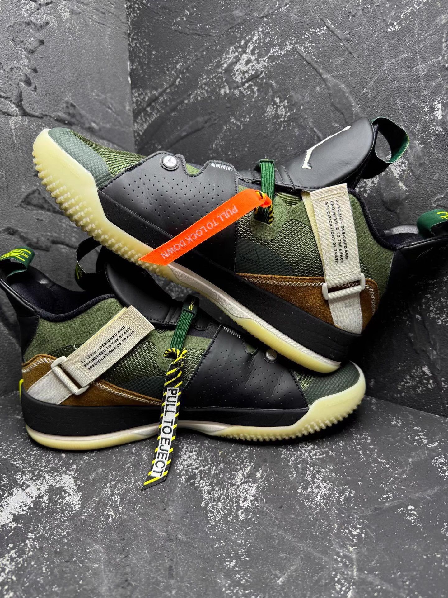 Nike Travis Scott x Air Jordan 33 Olive Green Q10 Size US 10 / EU 43 - 3 Thumbnail