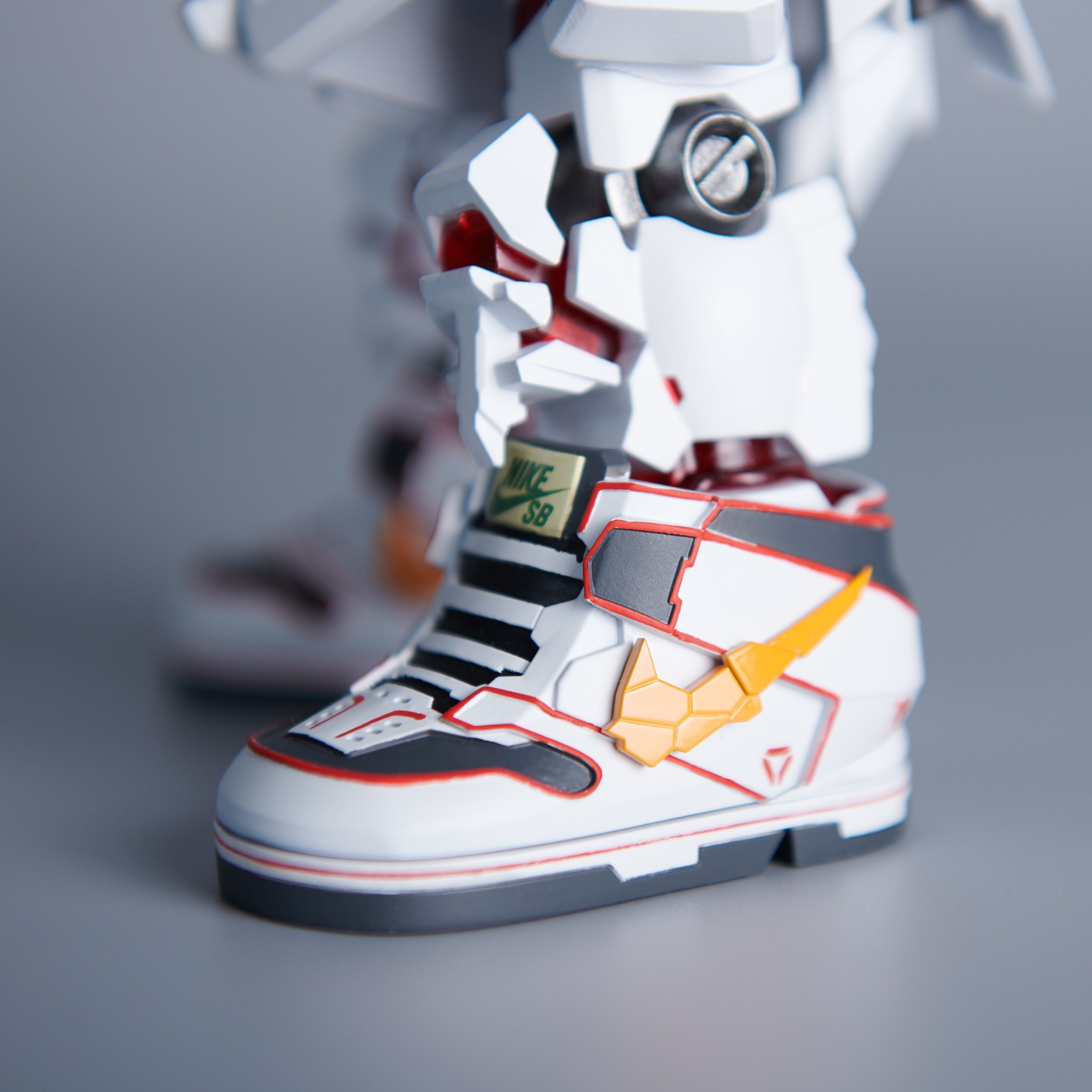 Nike Gundam x Nike SB Unicorn RX-0 (Destroy) Figure Size ONE SIZE - 3 Thumbnail