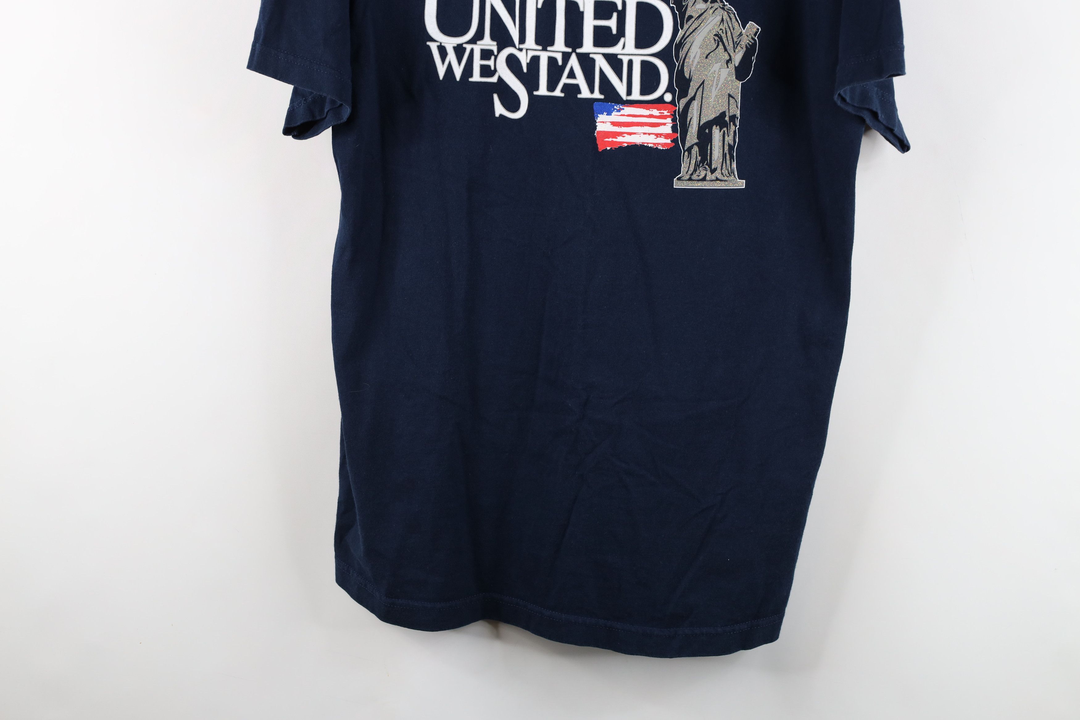 Vintage Vintage 90s Streetwear Stand Statue of Liberty T-Shirt USA Size US L / EU 52-54 / 3 - 3 Thumbnail