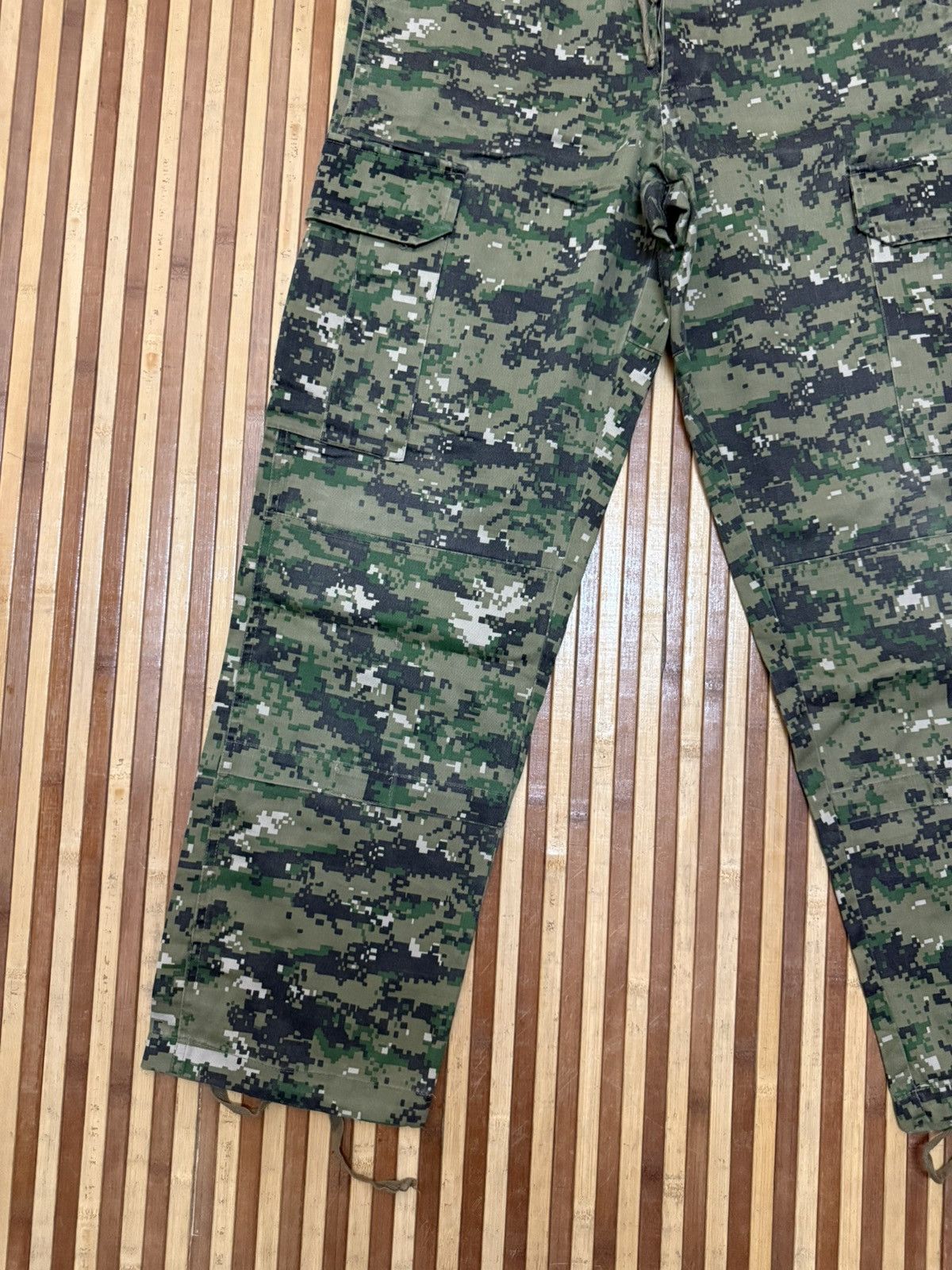 Japanese Brand Vintage Military Camouflage Vectors Cargo Pants Streetwear Size US 31 - 4 Thumbnail