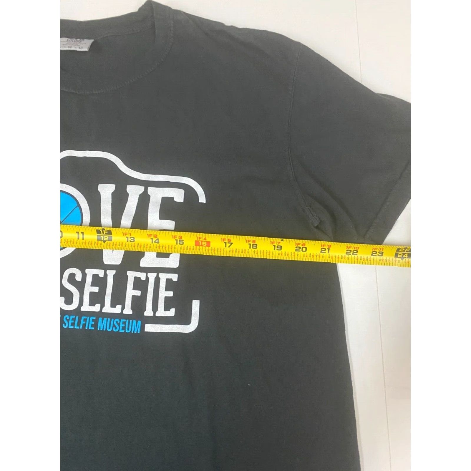 Comfort Colors Comfort Colors Mens Shirt Large Black Love Your Selfie Short Sleeve Crew Neck T-Shirt Logo Beach California Classic - Mens Size US L / EU 52-54 / 3 - 5 Thumbnail