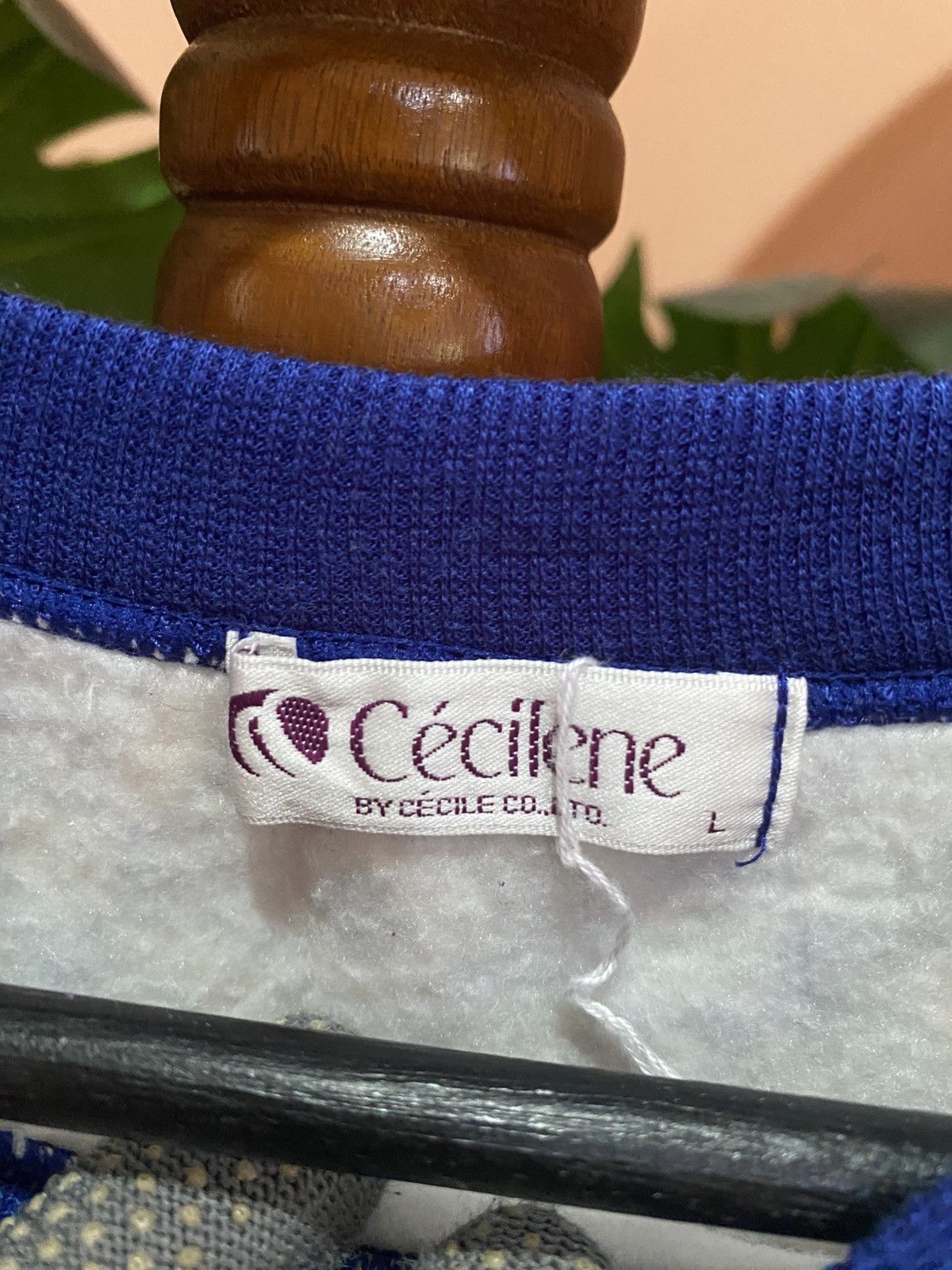 Japanese Brand VINTAGE CECILENE NAVAJO DESIGN SWEATSHIRT Size US L / EU 52-54 / 3 - 4 Thumbnail