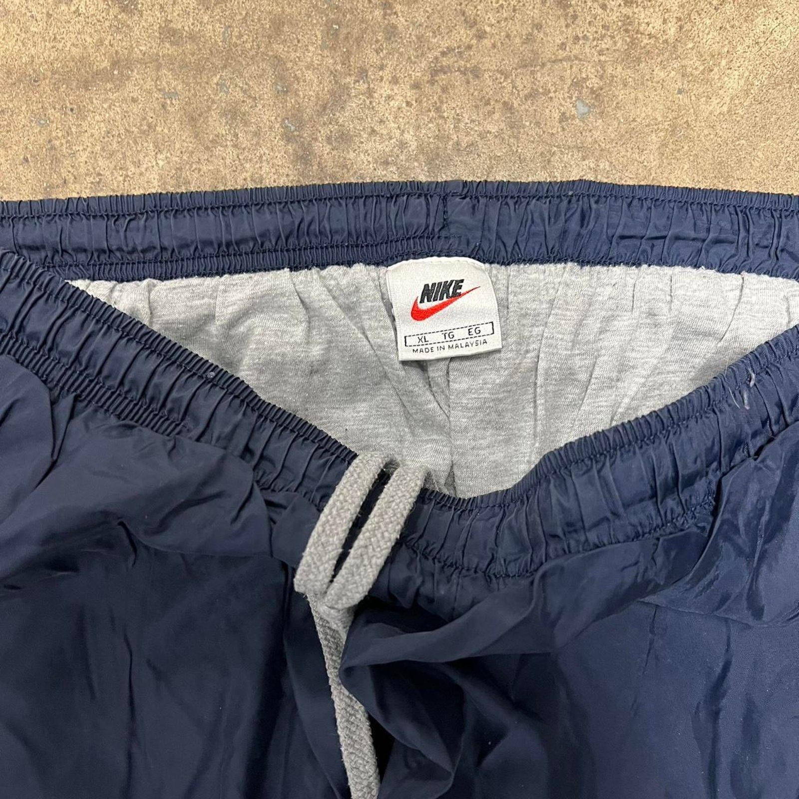 Nike vintage Navy nike track pants size xl baggy parachute y2k Size US 36 / EU 52 - 2 Thumbnail