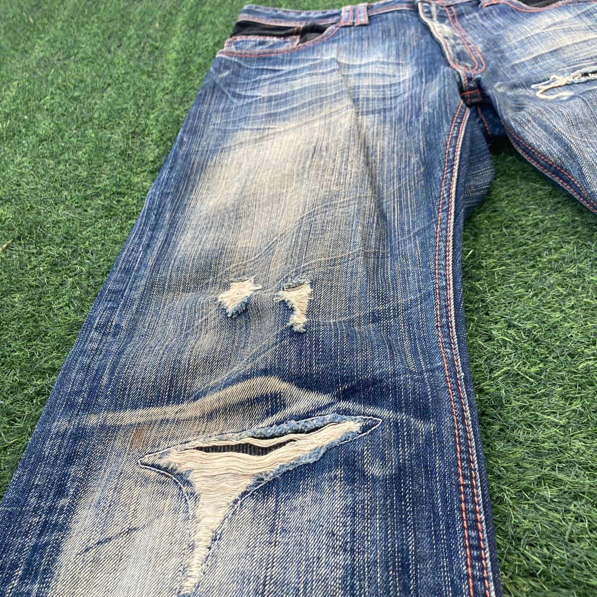 Boycott BOYCOTT FLARED RIPPED JEANS Size US 33 - 9 Thumbnail