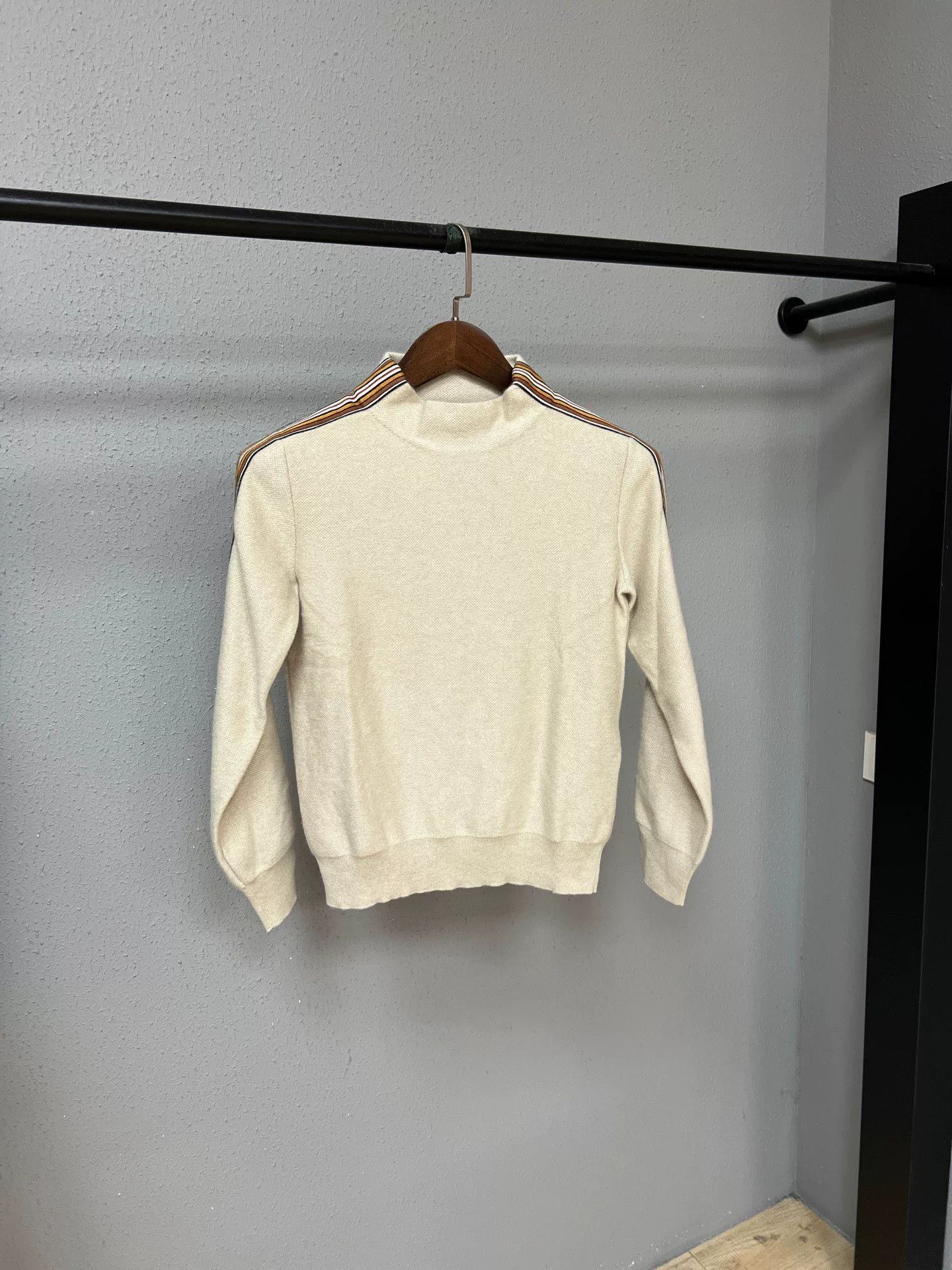 Loro Piana Loro Piana Goat Cashmere Sweater in Beige Size S / US 4 / IT 40 - 1 Thumbnail