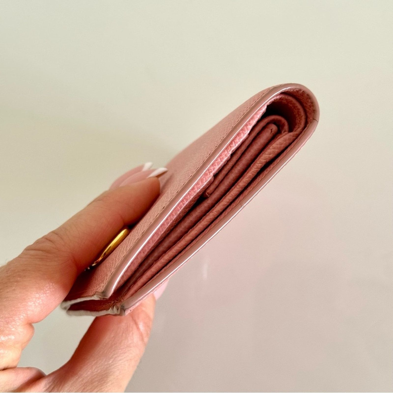 Salvatore Ferragamo Salvatore Ferragamo Pink Wallet with Gold Hardware Authentic Size ONE SIZE - 5 Thumbnail