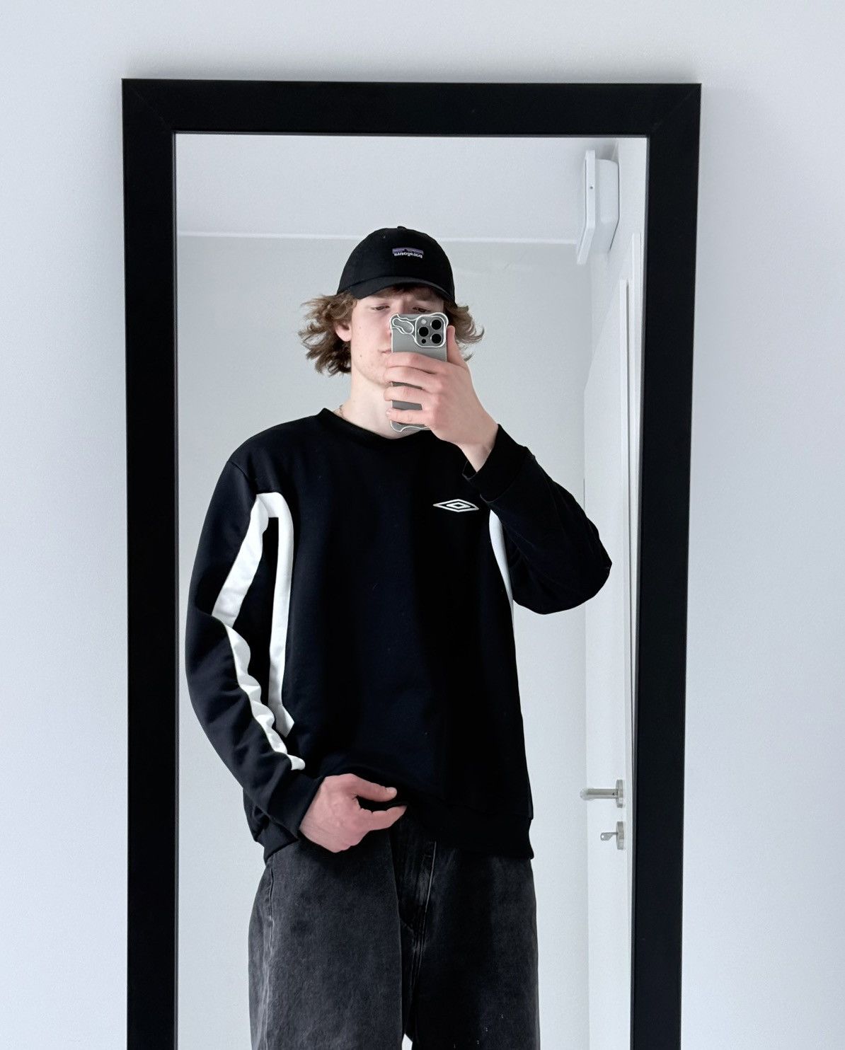 Umbro Vintage Umbro Y2K avantgarde streetwear sweatshirt Size US XL / EU 56 / 4 - 8 Thumbnail