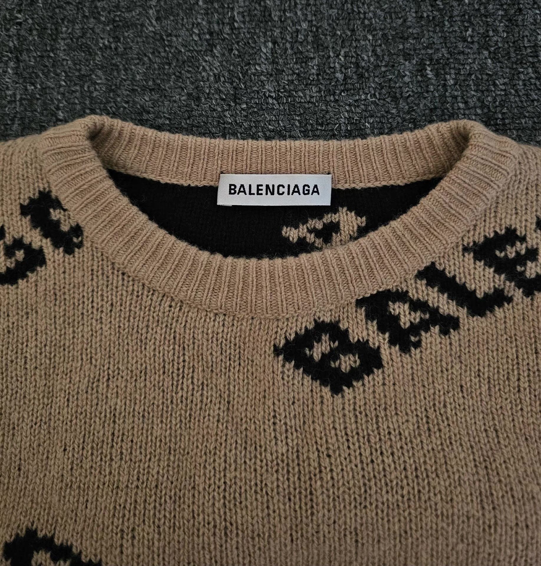 Balenciaga Balenciaga wool sweater, Size US M / EU 48-50 / 2 - 3 Thumbnail
