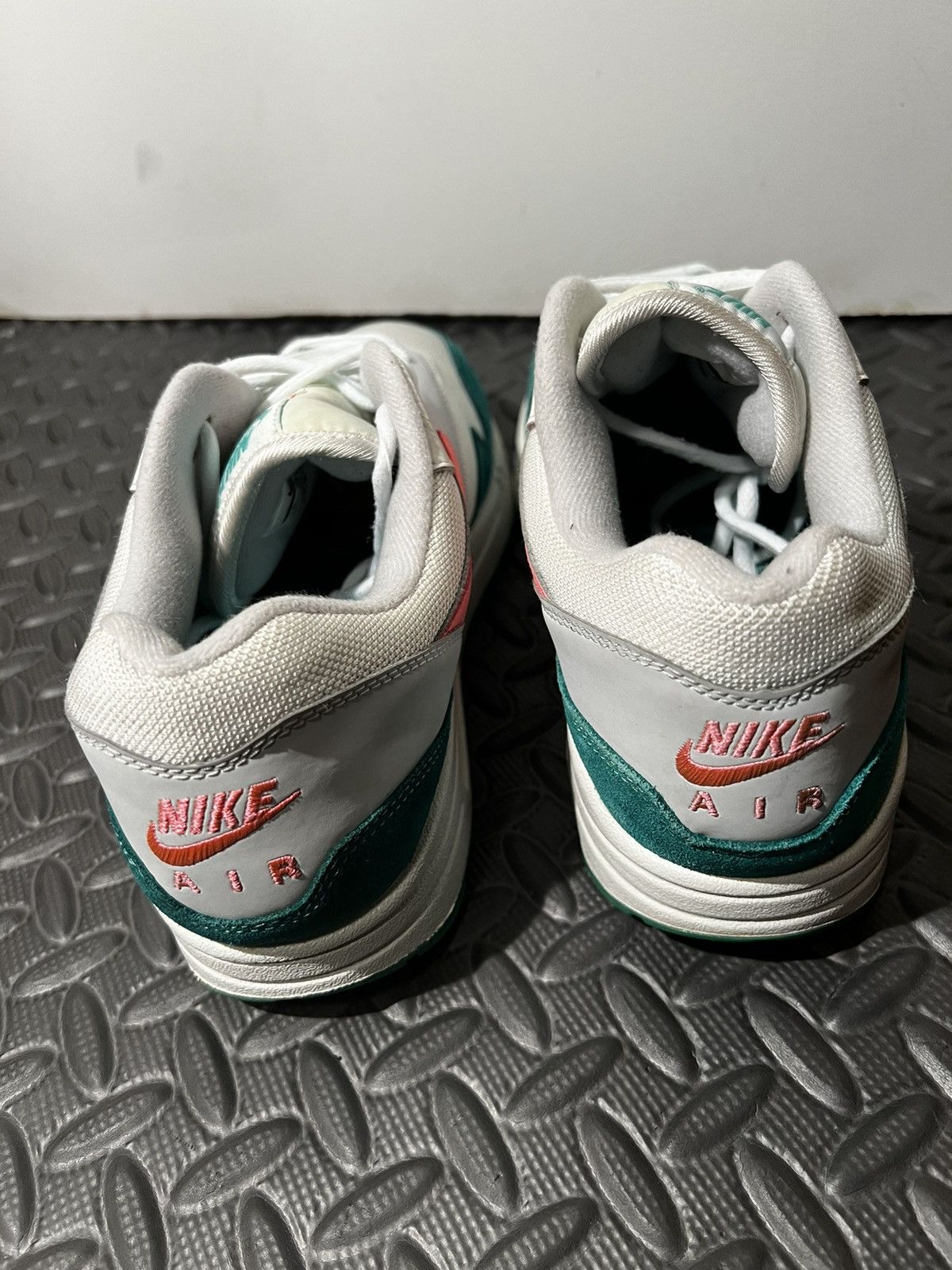 Nike RARE Nike Air Max 1 Watermelon size 11 Mens Shoes 2018 Size US 11 / EU 44 - 6 Thumbnail