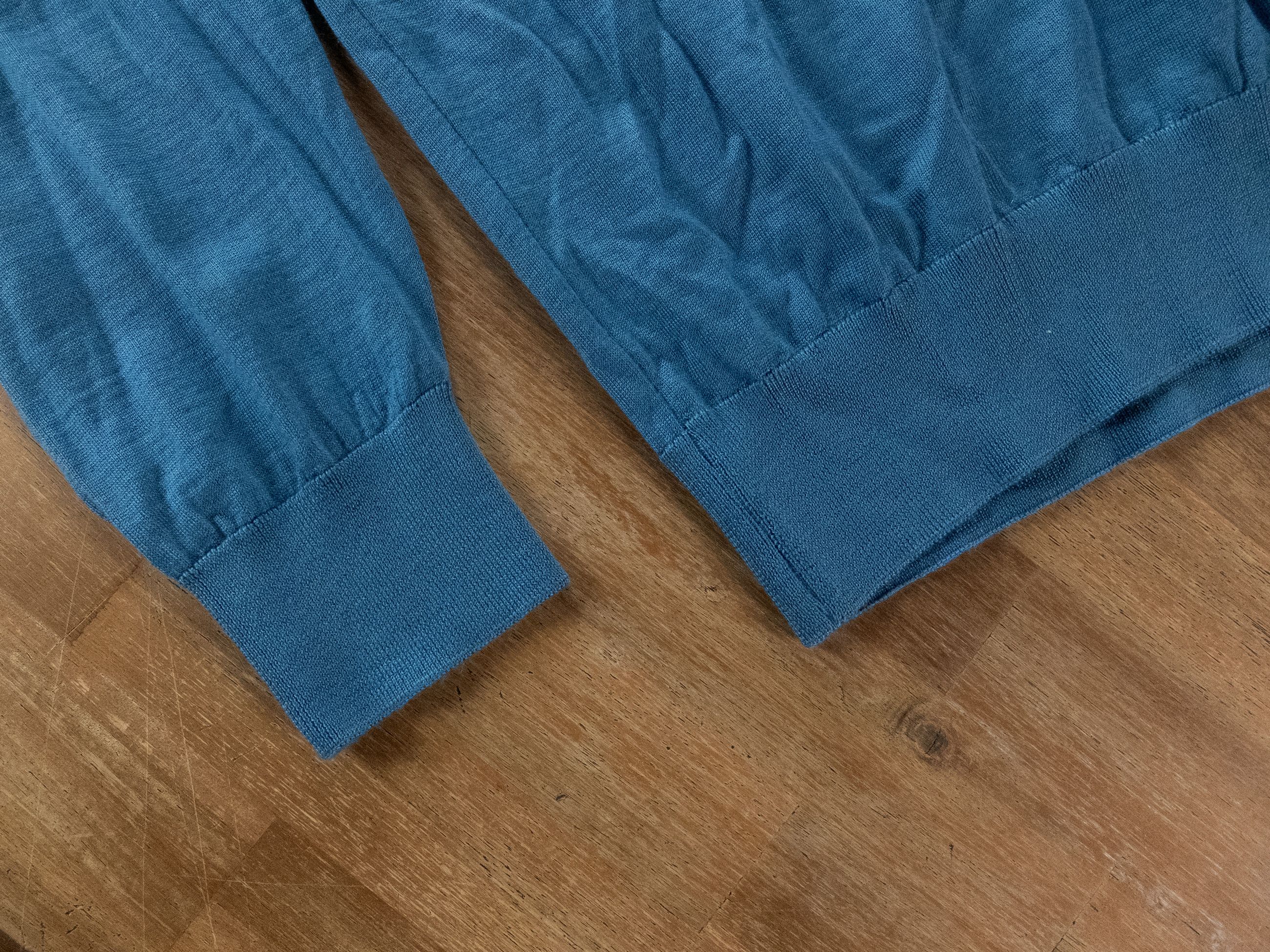 Other FALCONERI blue cashmere v-neck sweater XL Size US XL / EU 56 / 4 - 4 Thumbnail