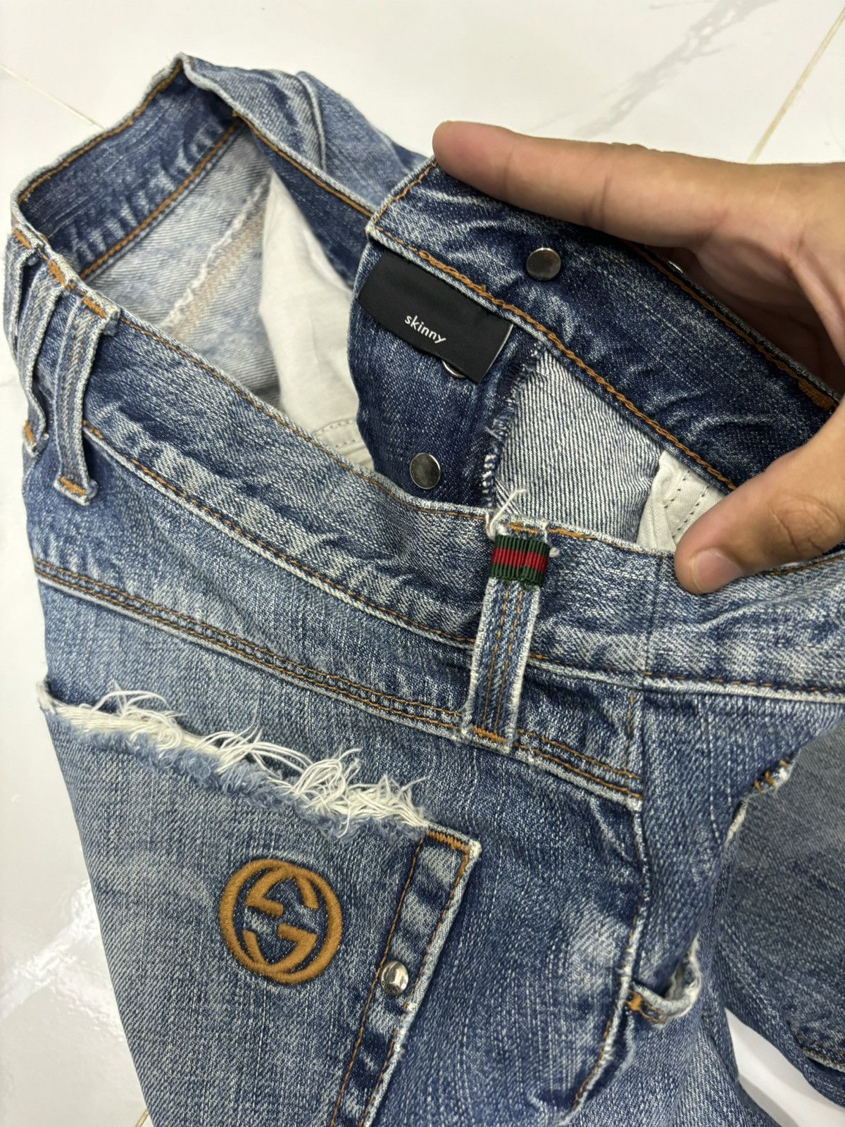 Grailed × Gucci ARCHIVAL GUCCI DISTRESSED DENIM CROPPED JEANS Size US 30 / EU 46 - 10 Thumbnail