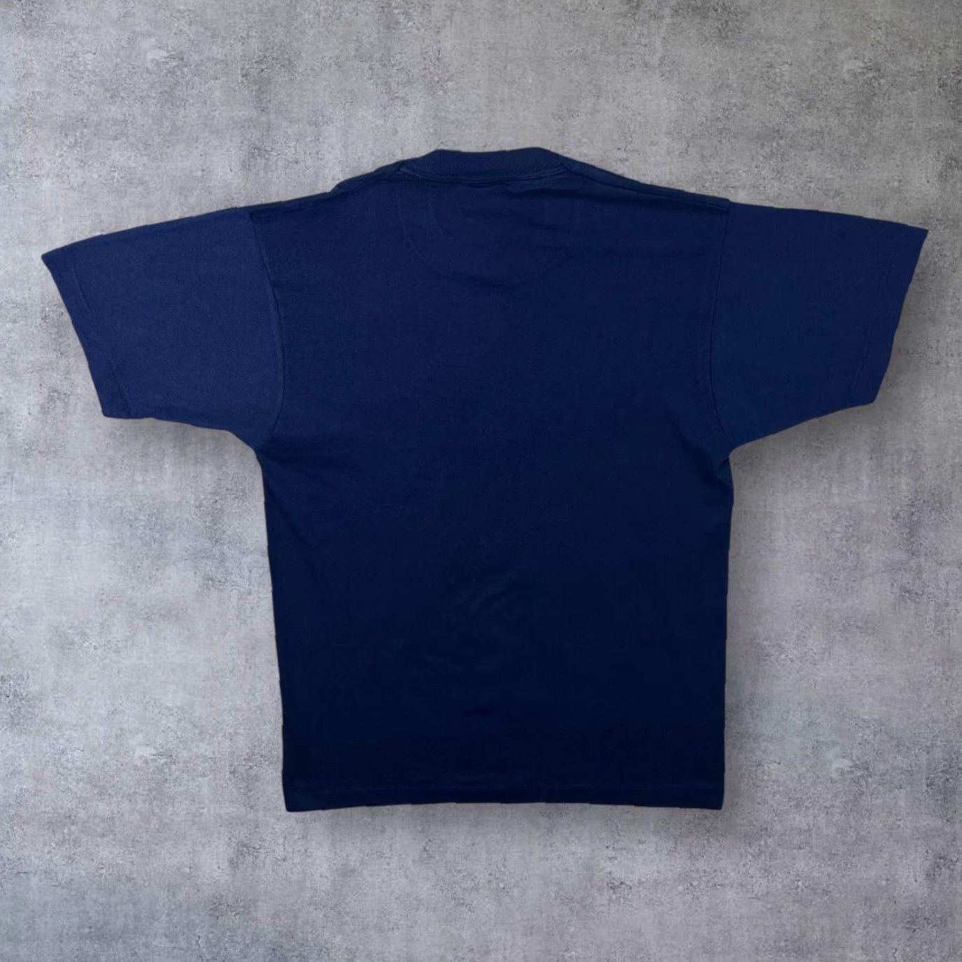 Vintage VINTAGE Screen Stars MLB Atlanta Braves Baseball Single Stitch T-Shirt L Mens Navy Blue 1992 Graphic Print 50/50 Regular Short Sleeve Round Neck Size US M / EU 48-50 / 2 - 2 Thumbnail